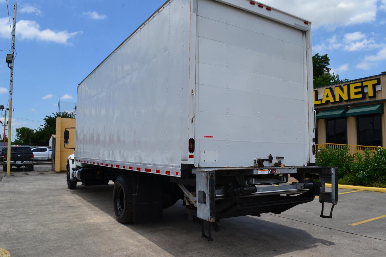 2017 WHITE /BLACK INTERNATIONAL 4300 (1HTMMMML1HH) with an CUMMINS ISB 6.7L 220HP engine, ALLISON 2100HS AUTOMATIC transmission, located at 9172 North Fwy, Houston, TX, 77037, (713) 910-6868, 29.887470, -95.411903 - Photo#6