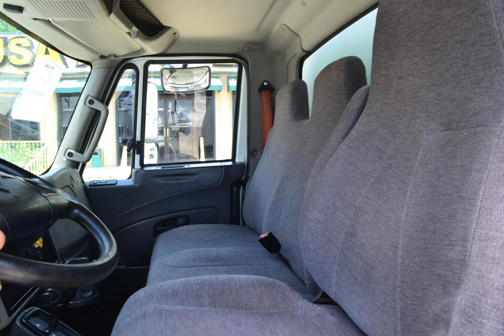 2017 WHITE /BLACK INTERNATIONAL 4300 (1HTMMMML1HH) with an CUMMINS ISB 6.7L 220HP engine, ALLISON 2100HS AUTOMATIC transmission, located at 9172 North Fwy, Houston, TX, 77037, (713) 910-6868, 29.887470, -95.411903 - Photo#13
