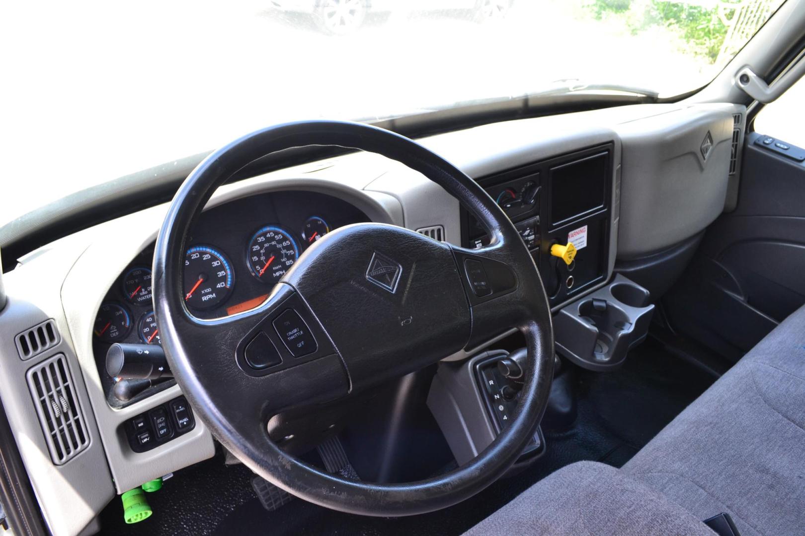 2017 WHITE /BLACK INTERNATIONAL 4300 (1HTMMMML1HH) with an CUMMINS ISB 6.7L 220HP engine, ALLISON 2100HS AUTOMATIC transmission, located at 9172 North Fwy, Houston, TX, 77037, (713) 910-6868, 29.887470, -95.411903 - Photo#14
