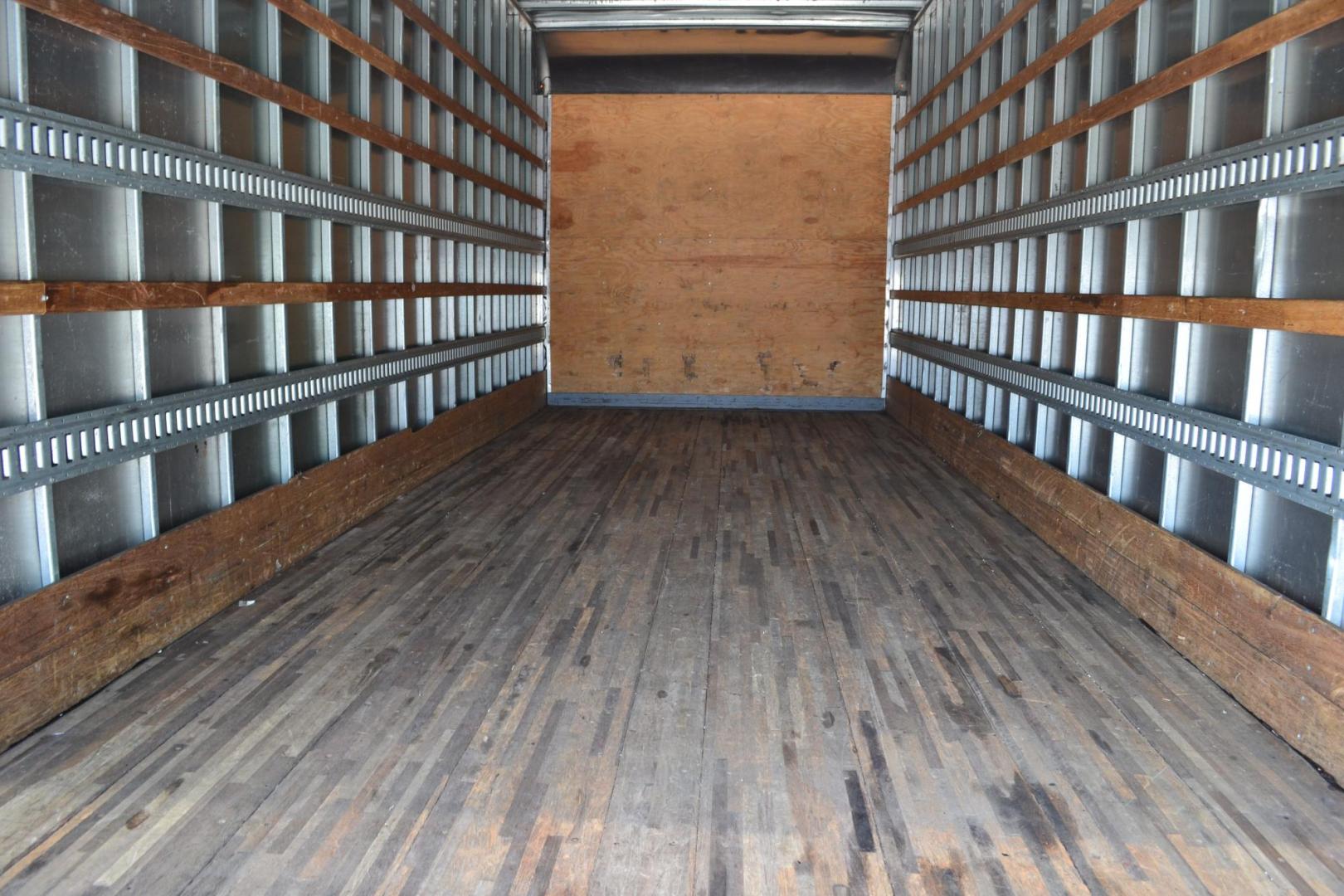 2020 WHITE /GRAY INTERNATIONAL MV 607 (3HAEUMML2LL) with an CUMMINS ISB 6.7L 240HP engine, ALLISON 2500RDS AUTOMATIC transmission, located at 9172 North Fwy, Houston, TX, 77037, (713) 910-6868, 29.887470, -95.411903 - 25,999 LB GVWR NON CDL, 26 FT BOX, HEIGHT 103" X WIDTH 102", SPRING SUSPENSION, 2,500 LB LIFT GATE, 70 GALLON FUEL TANK, - Photo#8