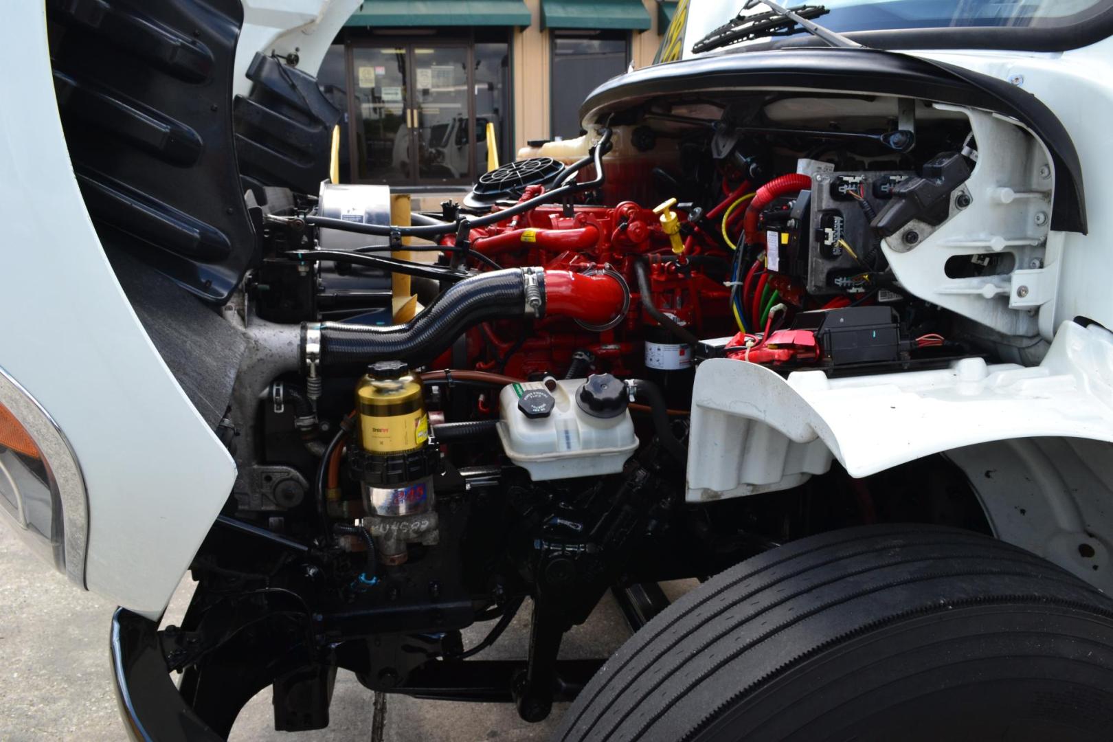 2019 WHITE /BLACK FREIGHTLINER M2-106 with an CUMMINS B6.7L 240HP engine, ALLISON 2500RDS AUTOMATIC transmission, located at 9172 North Fwy, Houston, TX, 77037, (713) 910-6868, 29.887470, -95.411903 - 26,000 LB GVWR NON CDL, MORGAN 26 FT BOX, HEIGHT 109" X WIDTH 102", WALTCO 3,000 LB ALUMINUM LIFT GATE, AIR RIDE SUSPENSION, 90 GALLON FUEL TANK, POWER WINDOWS, LOCKS & MIRRORS, 13'6 CLEARANCE - Photo#17