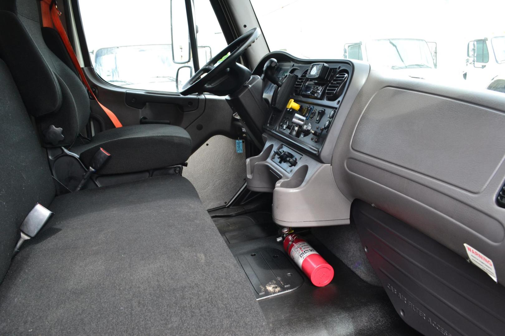 2019 WHITE /BLACK FREIGHTLINER M2-106 (3ALACWFC1KD) with an CUMMINS ISB 6.7L 240HP engine, ALLISON 2500RDS AUTOMATIC transmission, located at 9172 North Fwy, Houston, TX, 77037, (713) 910-6868, 29.887470, -95.411903 - 26,000 LB GVWR NON CDL, MORGAN 26 FT BOX, HEIGHT 103" X WIDTH 102", CURBSIDE DOOR, MAXON 3,000 LB ALUMINUM LIFT GATE W/ RAMP, AIR RIDE SUSPENSION, POWER WINDOWS & LOCKS, HEATED MIRRORS, EXHAUST BRAKE - Photo#13
