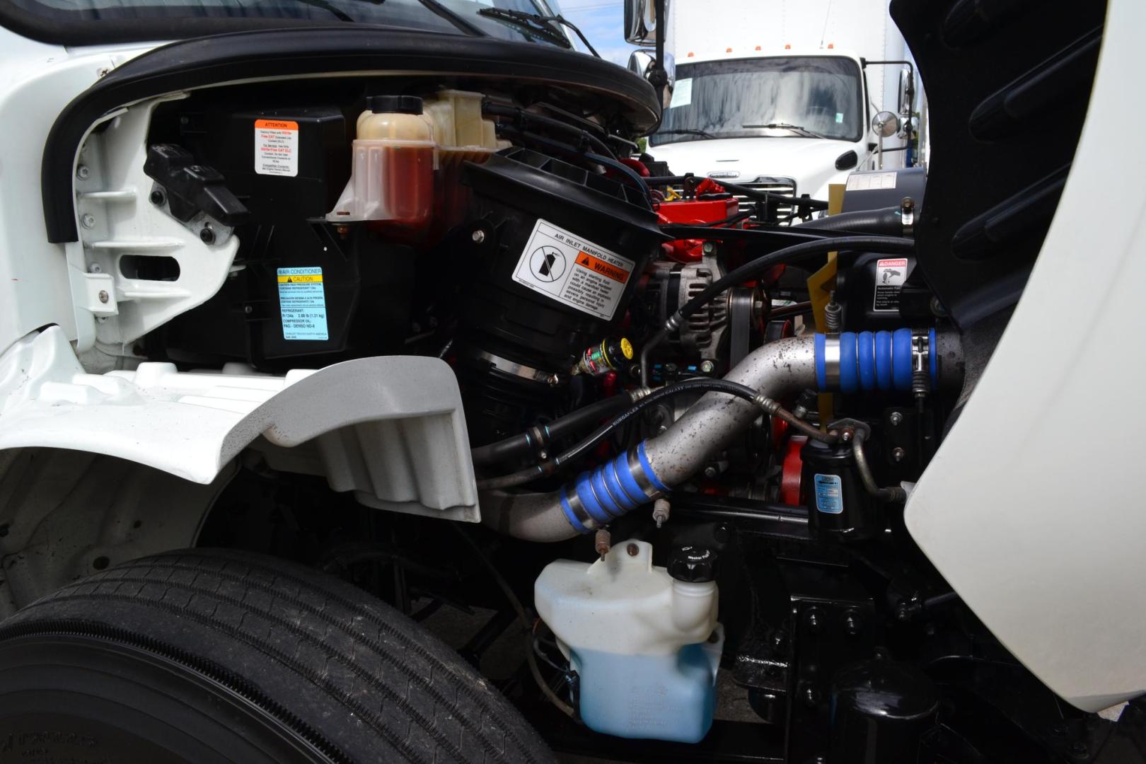2019 WHITE /BLACK FREIGHTLINER M2-106 (3ALACWFC1KD) with an CUMMINS ISB 6.7L 240HP engine, ALLISON 2500RDS AUTOMATIC transmission, located at 9172 North Fwy, Houston, TX, 77037, (713) 910-6868, 29.887470, -95.411903 - 26,000 LB GVWR NON CDL, MORGAN 26 FT BOX, HEIGHT 103" X WIDTH 102", CURBSIDE DOOR, MAXON 3,000 LB ALUMINUM LIFT GATE W/ RAMP, AIR RIDE SUSPENSION, POWER WINDOWS & LOCKS, HEATED MIRRORS, EXHAUST BRAKE - Photo#20