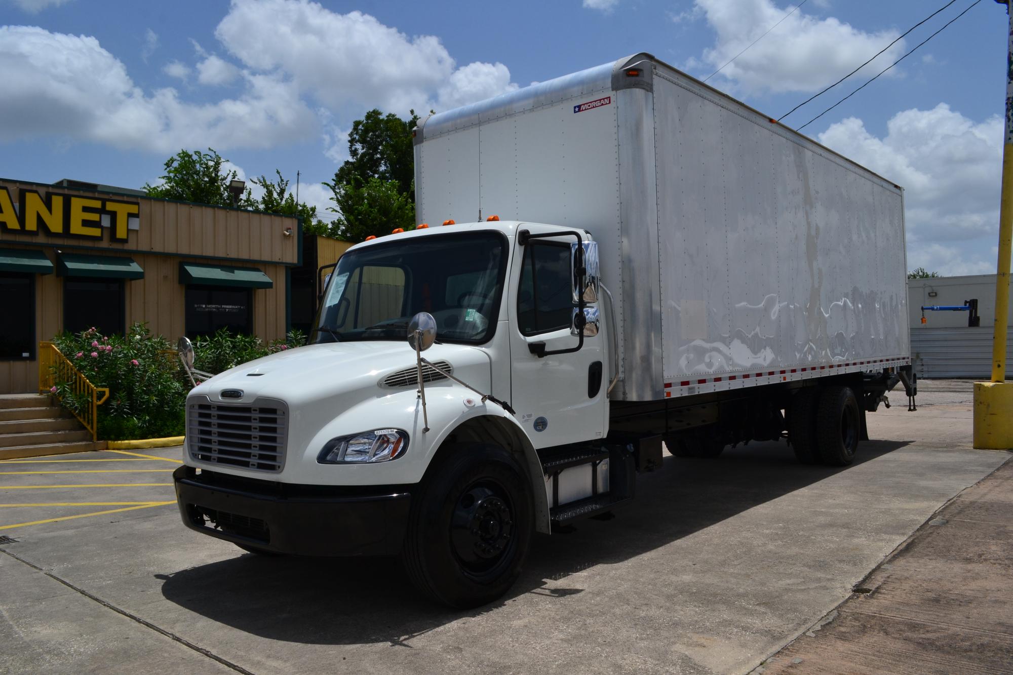 photo of 2019 FREIGHTLINER M2-106 26 FT BOX 