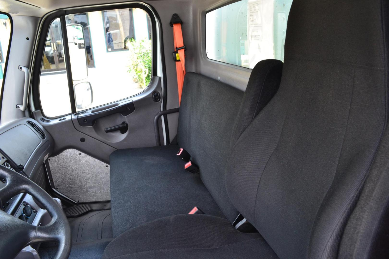 2019 WHITE /BLACK FREIGHTLINER M2-106 (3ALACWFC8KD) with an CUMMINS B6.7L 240HP engine, ALLISON 2500RDS AUTOMATIC transmission, located at 9172 North Fwy, Houston, TX, 77037, (713) 910-6868, 29.887470, -95.411903 - 26,000 LB GVWR NON CDL, MORGAN 26 FT BOX, HEIGHT 103" X WIDTH 102", MAXON 3,000 LB ALUMINUM LIFT GATE W/ RAMP, AIR RIDE SUSPENSION, POWER WINDOWS, LOCKS, & MIRRORS, 90 GALLON FUEL TANKS - Photo#13