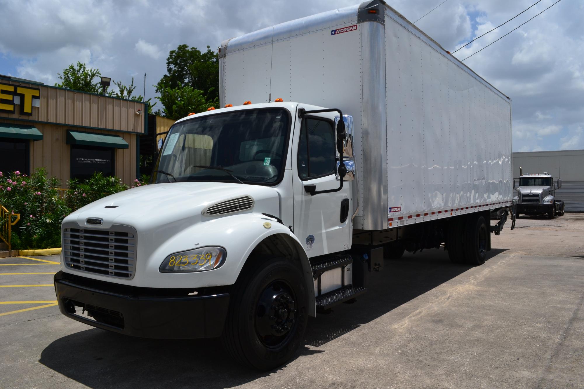 photo of 2019 FREIGHTLINER M2-106 26 FT BOX 