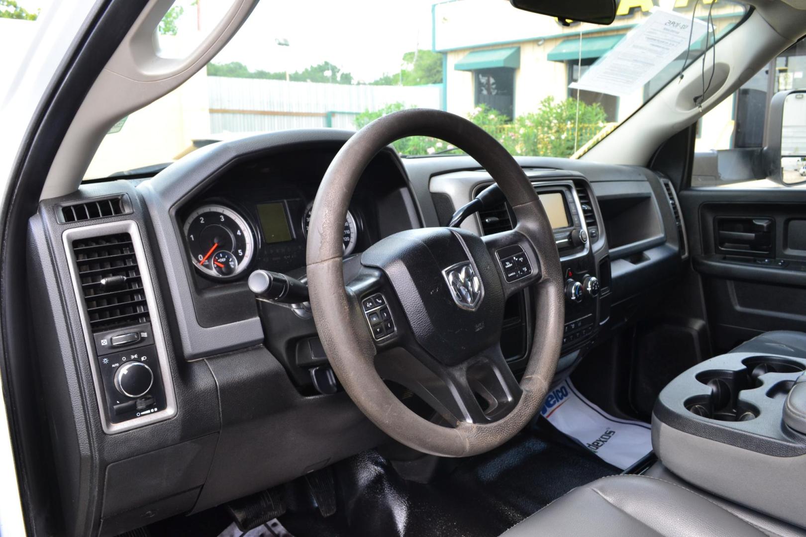2018 WHITE /BLACK RAM 3500 HD (3C7WRSCL2JG) with an CUMMINS 6.7L TURBO DIESEL engine, 6SPD AUTOMATIC transmission, located at 9172 North Fwy, Houston, TX, 77037, (713) 910-6868, 29.887470, -95.411903 - 9 FT FLATBED X 97" WIDE, GOOSENECK/BUMPER PULL HITCH, CREW CAB, EXHAUST BRAKE, AUXILIARY FUEL TANK, 6 X BOXES - Photo#12