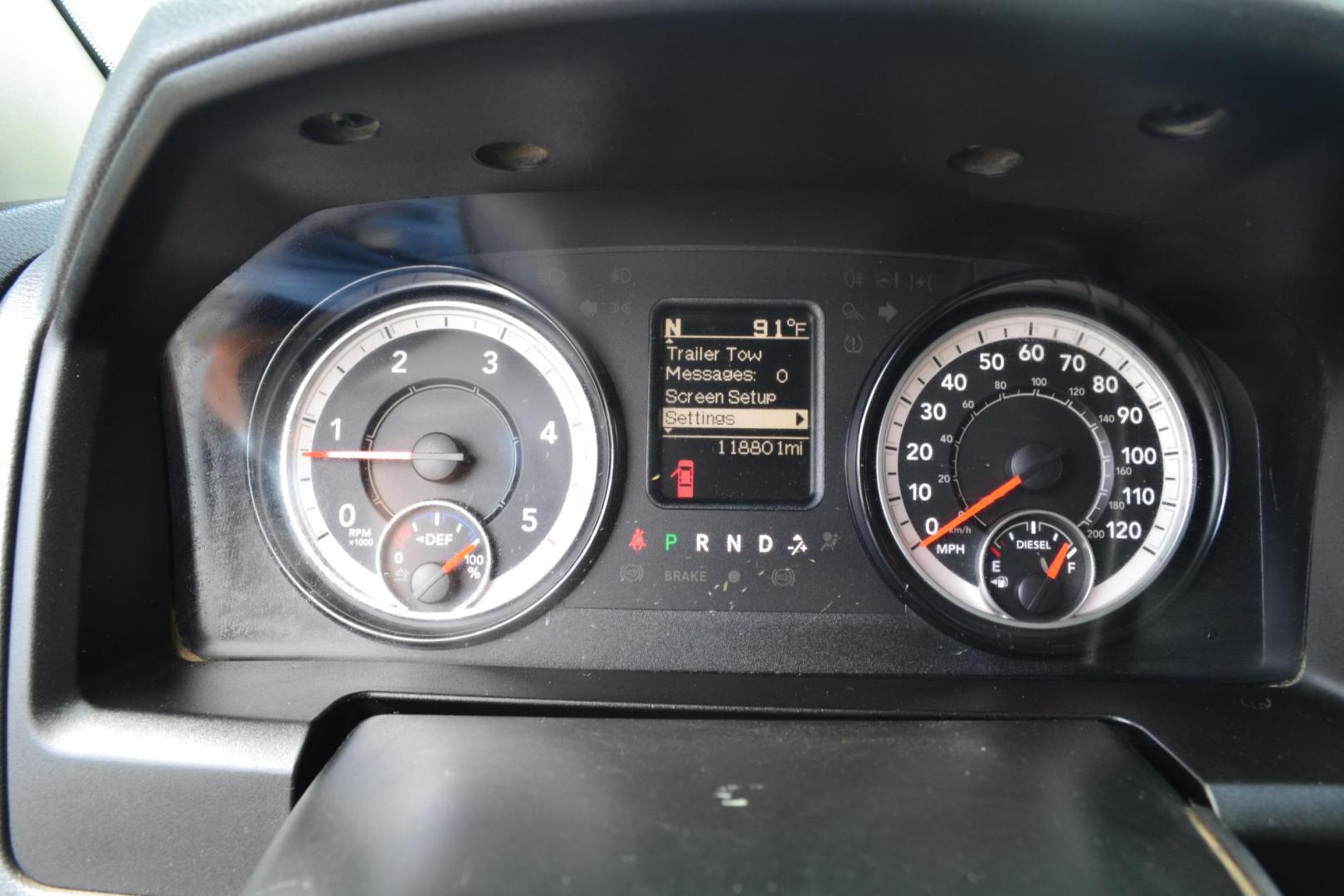 2018 WHITE /BLACK RAM 3500 HD (3C7WRSCL2JG) with an CUMMINS 6.7L TURBO DIESEL engine, 6SPD AUTOMATIC transmission, located at 9172 North Fwy, Houston, TX, 77037, (713) 910-6868, 29.887470, -95.411903 - 9 FT FLATBED X 97" WIDE, GOOSENECK/BUMPER PULL HITCH, CREW CAB, EXHAUST BRAKE, AUXILIARY FUEL TANK, 6 X BOXES - Photo#13