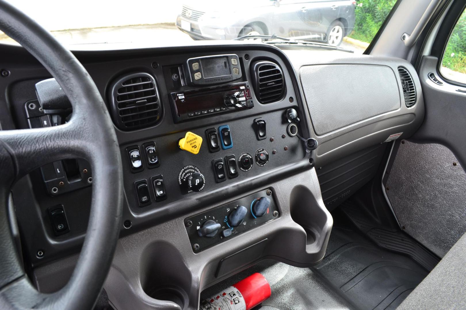 2018 WHITE /BLACK FREIGHTLINER M2-106 (3ALACWFC5JD) with an CUMMINS B6.7L 240HP engine, ALLISON 2500RDS AUTOMATIC transmission, located at 9172 North Fwy, Houston, TX, 77037, (713) 910-6868, 29.887470, -95.411903 - 26,000 LB GVWR NON CDL, MORGAN 26 FT BOX , HEIGHT 103" X WIDTH 102", AIR RIDE SUSPENSION, WALTCO 3,000 LB ALUMINUM LIFT GATE W/ RAMP , EXHAUST BRAKE, 90 GALLON FUEL TANKS, COLLISION MITIGATION, POWER WINDOWS & LOCKS - Photo#17