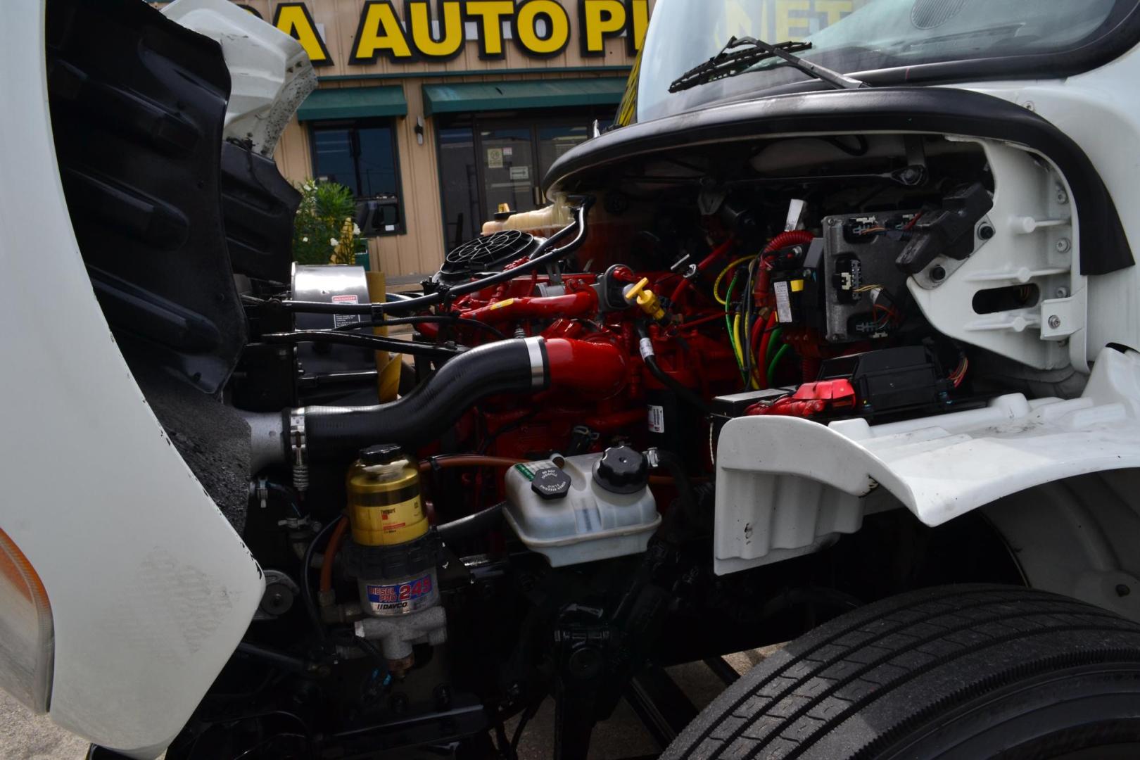 2018 WHITE /BLACK FREIGHTLINER M2-106 (3ALACWFC5JD) with an CUMMINS B6.7L 240HP engine, ALLISON 2500RDS AUTOMATIC transmission, located at 9172 North Fwy, Houston, TX, 77037, (713) 910-6868, 29.887470, -95.411903 - 26,000 LB GVWR NON CDL, MORGAN 26 FT BOX , HEIGHT 103" X WIDTH 102", AIR RIDE SUSPENSION, WALTCO 3,000 LB ALUMINUM LIFT GATE W/ RAMP , EXHAUST BRAKE, 90 GALLON FUEL TANKS, COLLISION MITIGATION, POWER WINDOWS & LOCKS - Photo#18