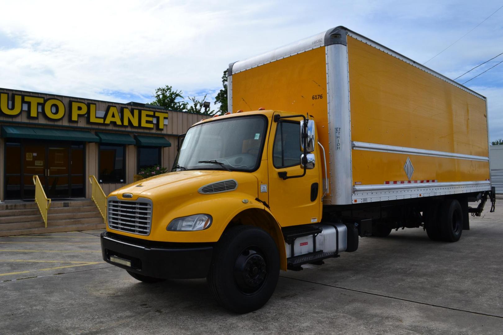 2015 YELLOW /GRAY FREIGHTLINER M2-106 (3ALACXDT9FD) with an CUMMINS ISB 6.7L 240HP engine, ALLISON 2500RDS AUTOMATIC transmission, located at 9172 North Fwy, Houston, TX, 77037, (713) 910-6868, 29.887470, -95.411903 - 26,000 LB GVWR NON CDL, MORGAN 26 FT BOX, HEIGHT 103" X WIDTH 102", 3,000 LB ALUMINUM LIFT GATE W/ RAMP, AIR RIDE SUSPENSION - Photo#0