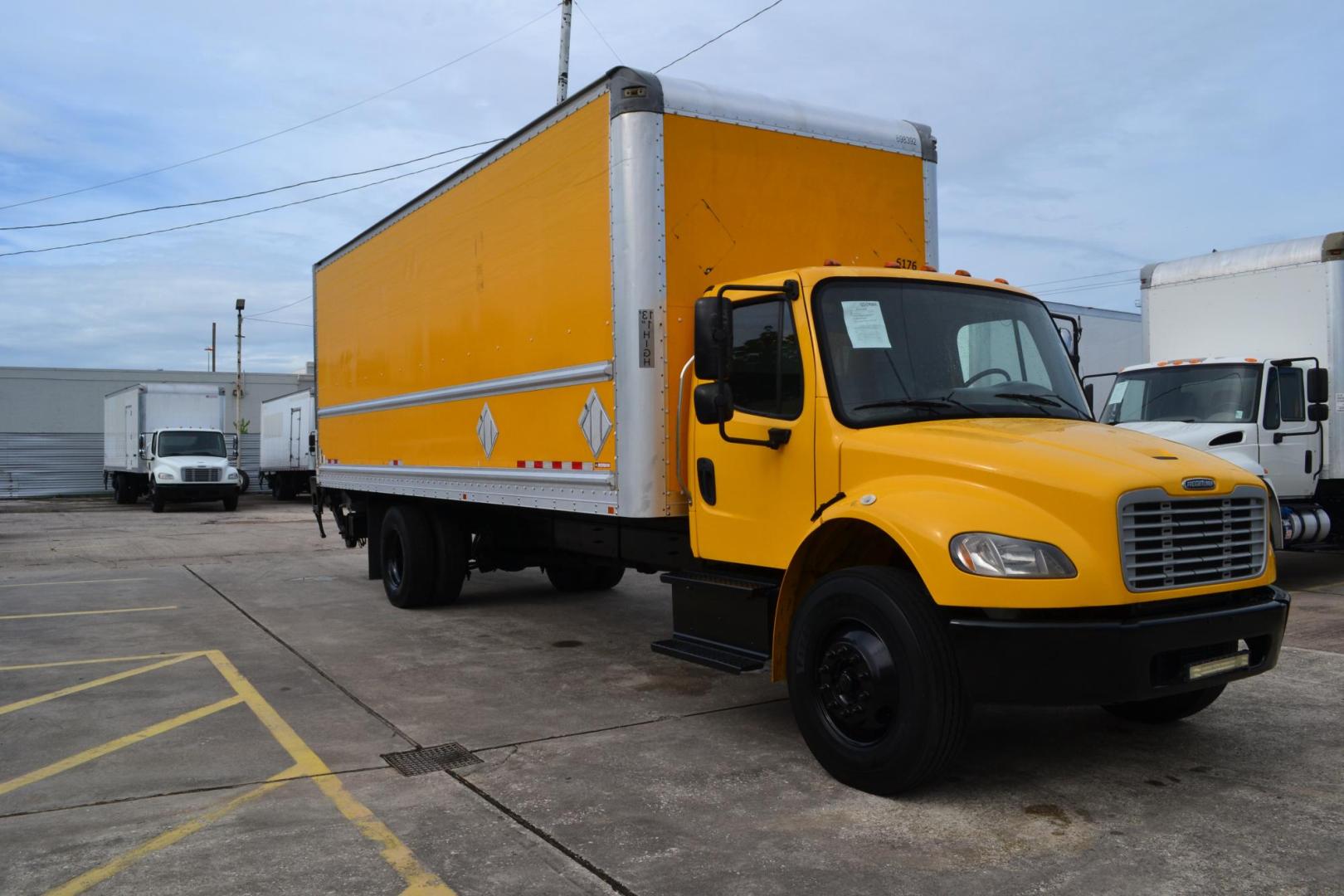 2015 YELLOW /GRAY FREIGHTLINER M2-106 (3ALACXDT9FD) with an CUMMINS ISB 6.7L 240HP engine, ALLISON 2500RDS AUTOMATIC transmission, located at 9172 North Fwy, Houston, TX, 77037, (713) 910-6868, 29.887470, -95.411903 - 26,000 LB GVWR NON CDL, MORGAN 26 FT BOX, HEIGHT 103" X WIDTH 102", 3,000 LB ALUMINUM LIFT GATE W/ RAMP, AIR RIDE SUSPENSION - Photo#2