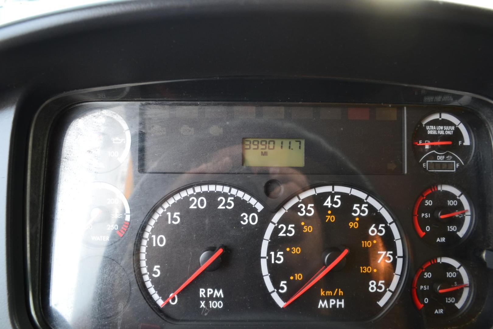 2015 YELLOW /GRAY FREIGHTLINER M2-106 (3ALACXDT9FD) with an CUMMINS ISB 6.7L 240HP engine, ALLISON 2500RDS AUTOMATIC transmission, located at 9172 North Fwy, Houston, TX, 77037, (713) 910-6868, 29.887470, -95.411903 - 26,000 LB GVWR NON CDL, MORGAN 26 FT BOX, HEIGHT 103" X WIDTH 102", 3,000 LB ALUMINUM LIFT GATE W/ RAMP, AIR RIDE SUSPENSION - Photo#13