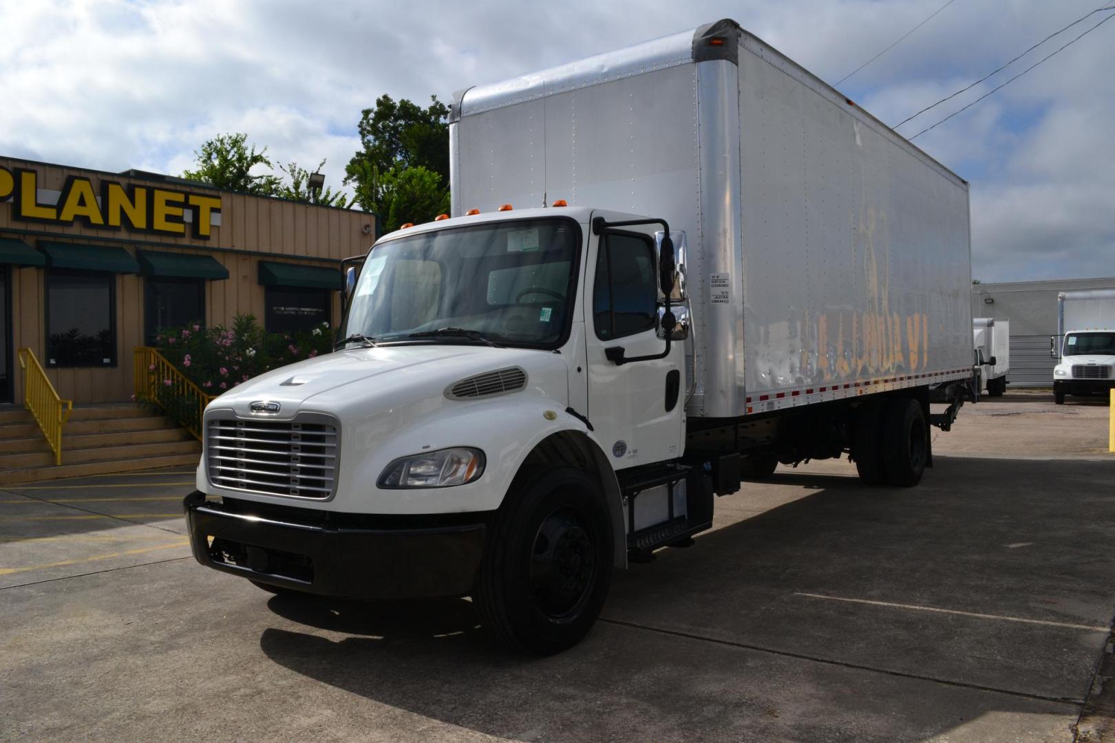 2018 WHITE /BLACK FREIGHTLINER M2-106 (3ALACWFC9JD) with an CUMMINS B6.7L 240HP engine, ALLISON 2500RDS AUTOMATIC transmission, located at 9172 North Fwy, Houston, TX, 77037, (713) 910-6868, 29.887470, -95.411903 - Photo#0