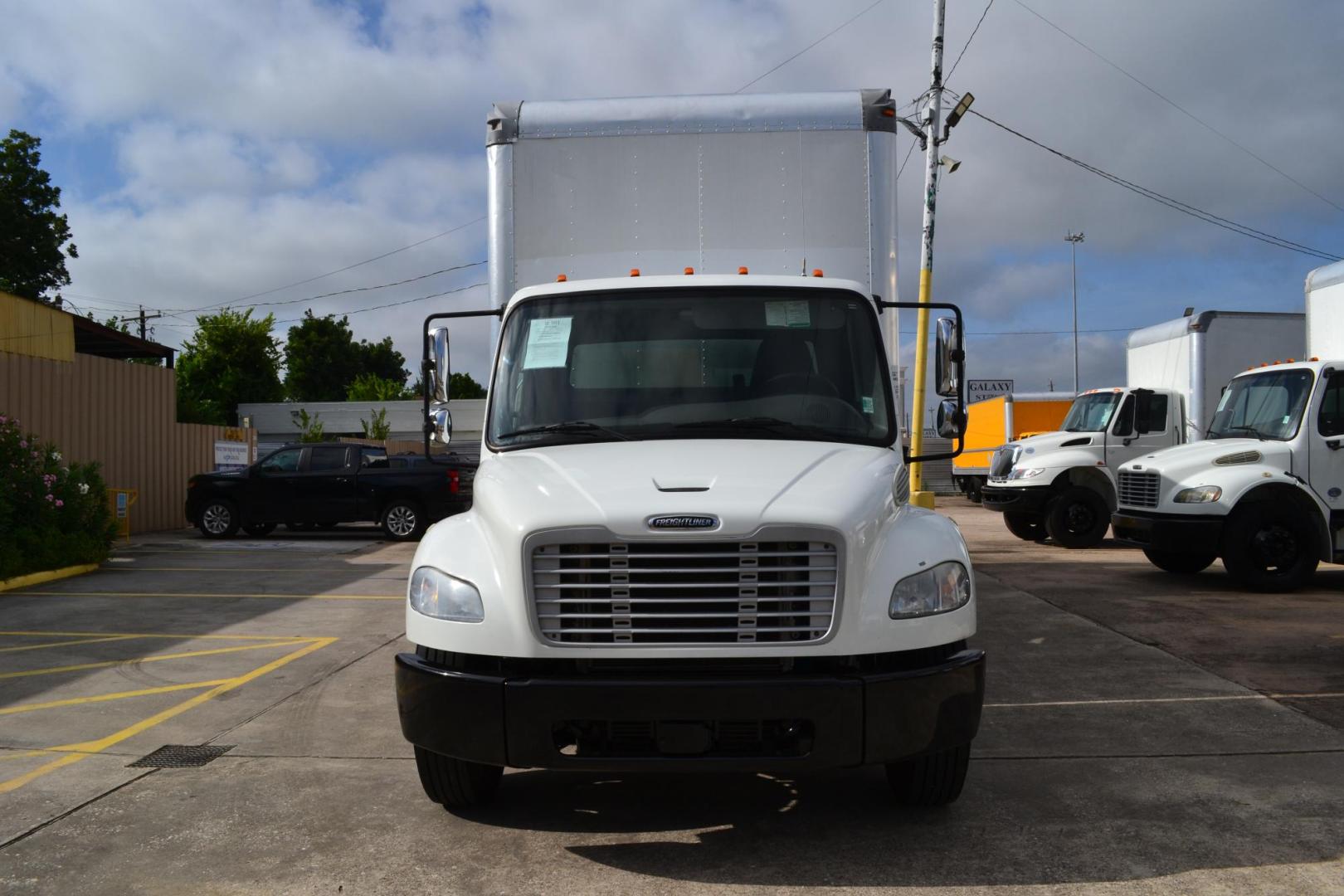 2018 WHITE /BLACK FREIGHTLINER M2-106 (3ALACWFC9JD) with an CUMMINS B6.7L 240HP engine, ALLISON 2500RDS AUTOMATIC transmission, located at 9172 North Fwy, Houston, TX, 77037, (713) 910-6868, 29.887470, -95.411903 - Photo#1
