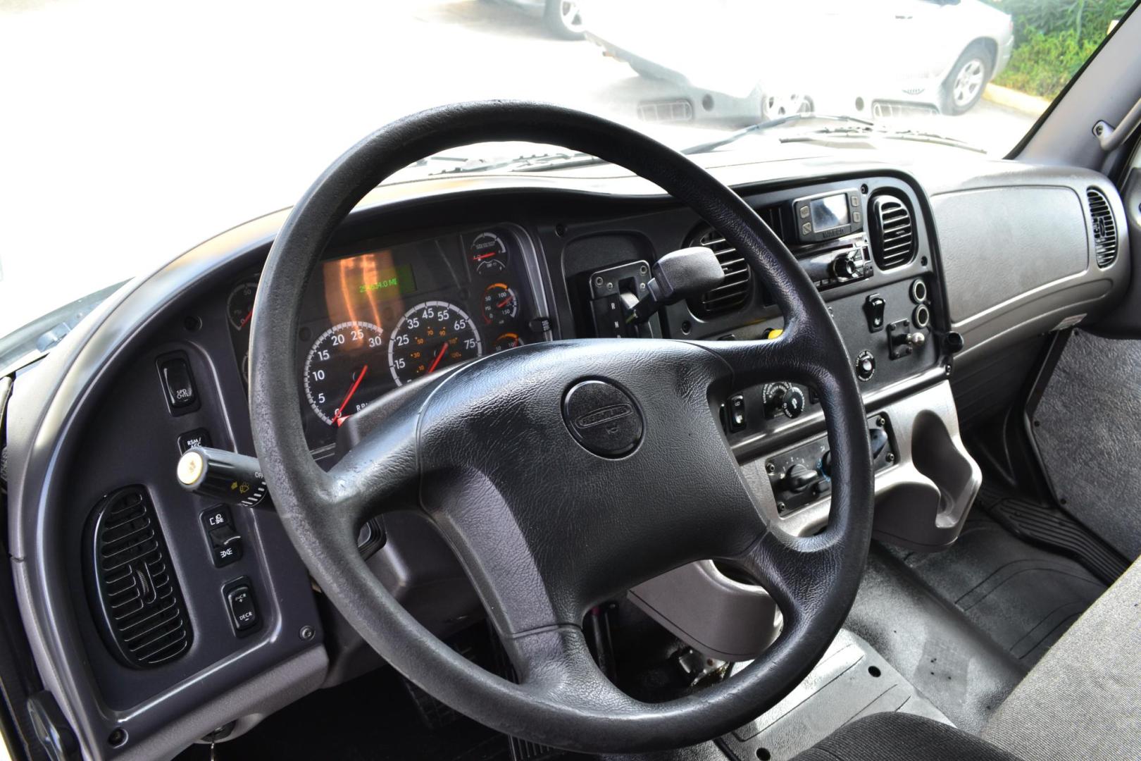 2018 WHITE /BLACK FREIGHTLINER M2-106 (3ALACWFC9JD) with an CUMMINS B6.7L 240HP engine, ALLISON 2500RDS AUTOMATIC transmission, located at 9172 North Fwy, Houston, TX, 77037, (713) 910-6868, 29.887470, -95.411903 - Photo#15