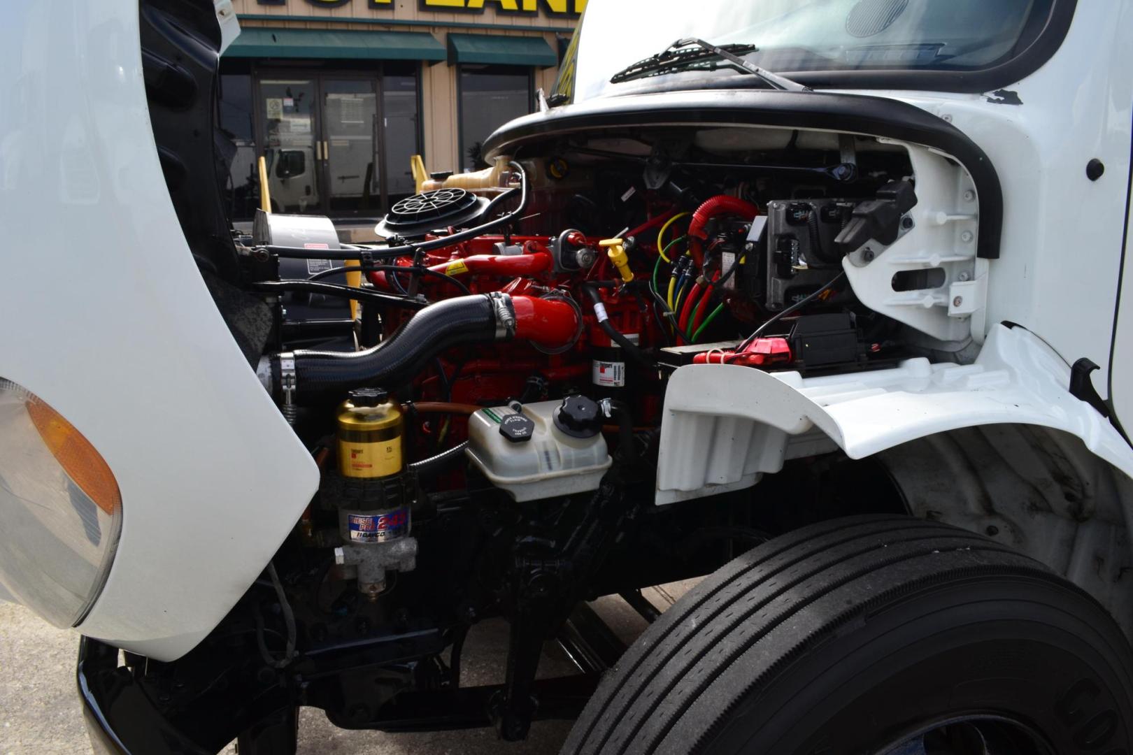 2018 WHITE /BLACK FREIGHTLINER M2-106 (3ALACWFC9JD) with an CUMMINS B6.7L 240HP engine, ALLISON 2500RDS AUTOMATIC transmission, located at 9172 North Fwy, Houston, TX, 77037, (713) 910-6868, 29.887470, -95.411903 - Photo#18