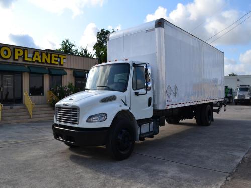 2018 FREIGHTLINER M2-106 26 FT BOX 