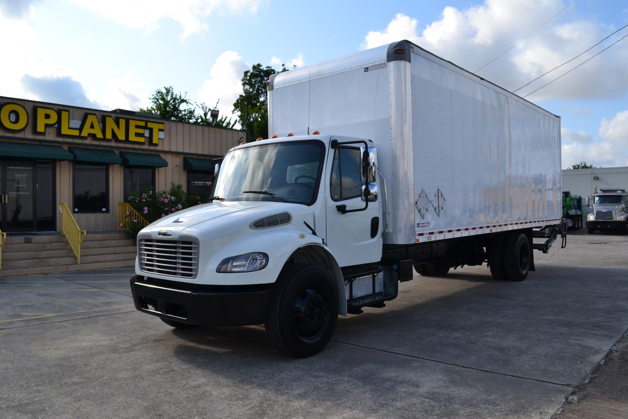photo of 2018 FREIGHTLINER M2-106 26 FT BOX 