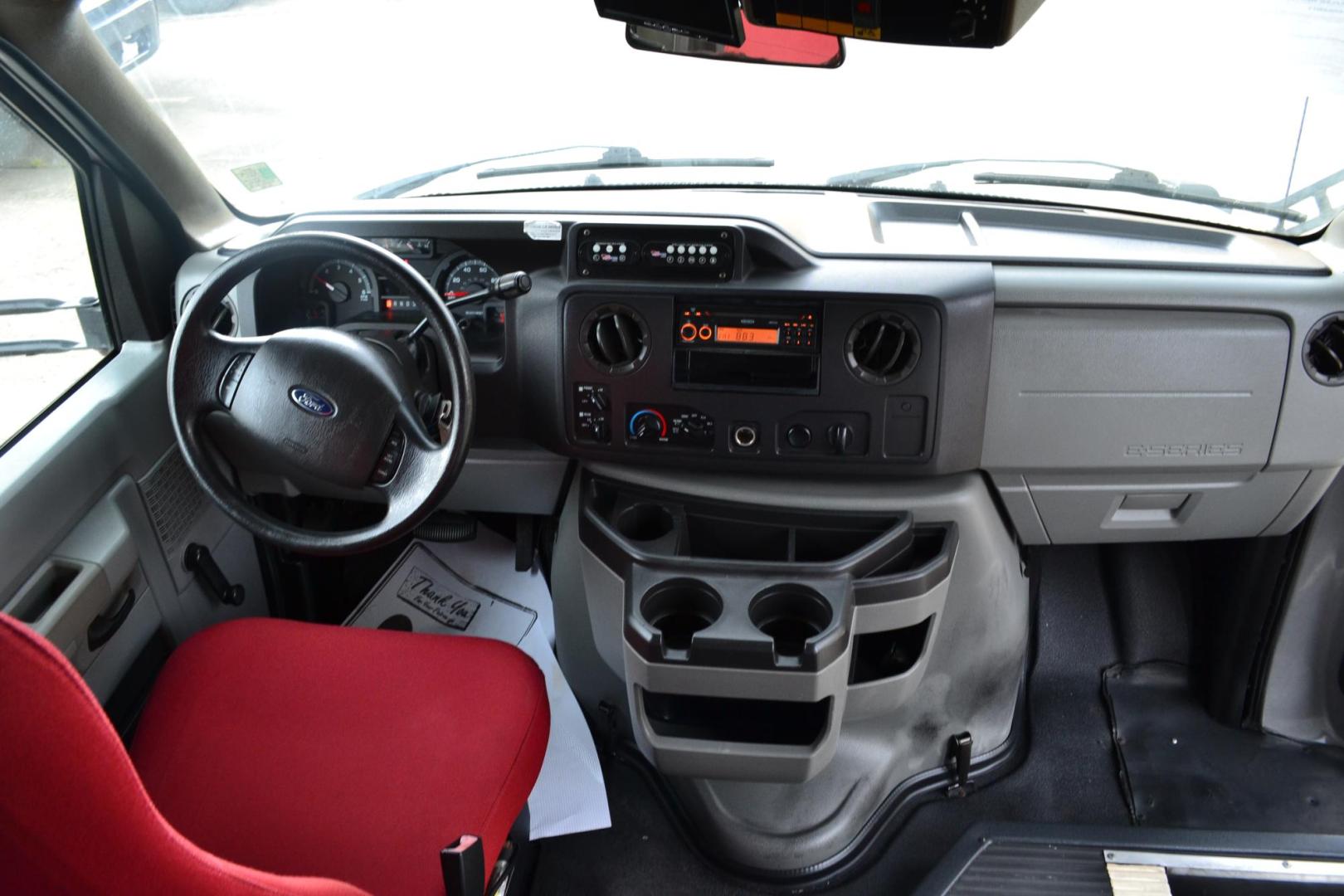 2009 WHITE /RED FORD E-450SD (1FDFE45S09D) with an FORD 6.8L SINGLE OVERHEAD CAM engine, 6SPD AUTOMATIC transmission, located at 9172 North Fwy, Houston, TX, 77037, (713) 910-6868, 29.887470, -95.411903 - 22 PASSENGER STARCRAFT SHUTTLE BUS, WHEELBASE: 158", RATIO: 4.10, DUAL CLIMATE ZONE, 55 GALLON FUEL TANK, GVWR: 14,500 - Photo#10