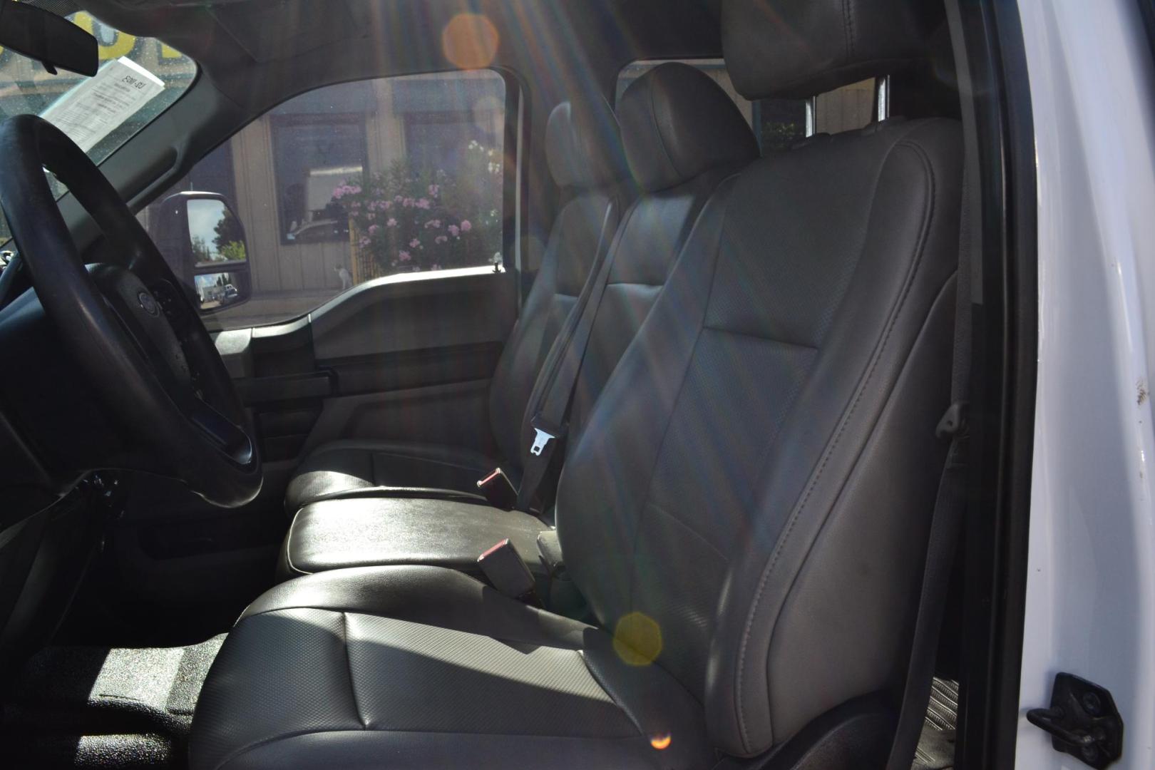 2019 WHITE /BLACK FORD F550 (1FD0W5GT5KE) with an POWERSTROKE 6.7L DIESEL engine, 6SPD AUTOMATIC transmission, located at 9172 North Fwy, Houston, TX, 77037, (713) 910-6868, 29.887470, -95.411903 - 18,000 LB GVWR, 11 FT FLATBED X 98" WIDE, PINTLE HOOK HITCH, 5 X TOOLBOXES, WHEELBASE : 203", RATIO: 4.10, POWER WINDOWS, LOCKS, COLD A/C - Photo#11