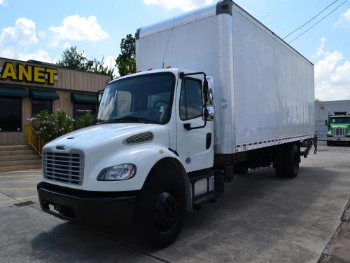 2018 FREIGHTLINER M2-106 26 FT BOX TRUCK 