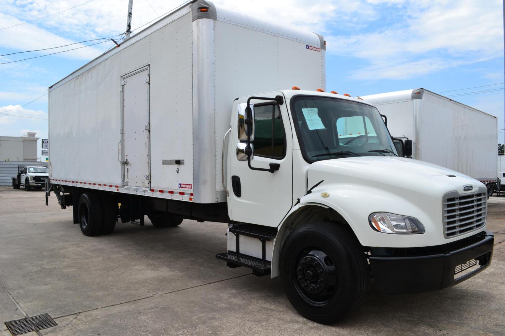 2019 WHITE /BLACK FREIGHTLINER M2-106 (1FVACWFC1KH) with an CUMMINS B6.7L 240HP engine, ALLISON 2500RDS AUTOMATIC transmission, located at 9172 North Fwy, Houston, TX, 77037, (713) 910-6868, 29.887470, -95.411903 - 26,000 LB GVWR NON CDL, MORGAN 26 FT BOX, HEIGHT 103" X WIDTH 102", MAXON 3,000 LB ALUMINUM LIFT GATE, AIR RIDE SUSPENSION, 90 GALLON FUEL CAPACITY, POWER WINDOWS & LOCKS , COLD A/C - Photo#2