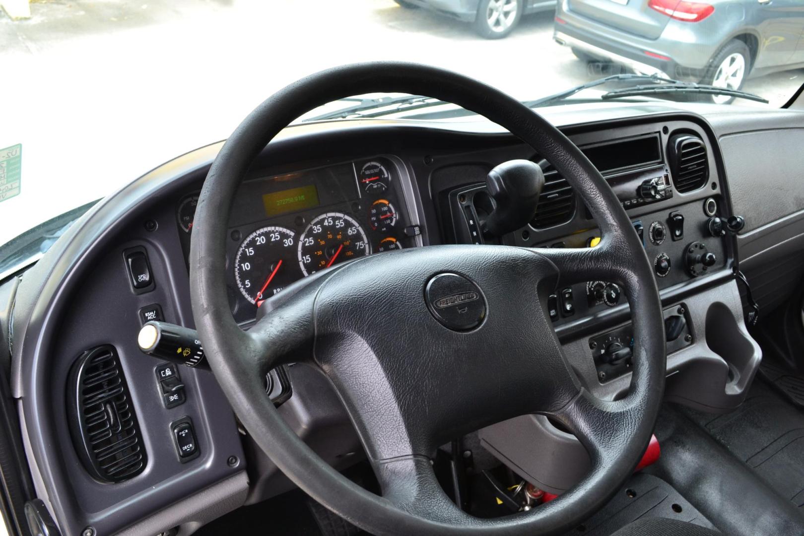 2019 WHITE /BLACK FREIGHTLINER M2-106 (1FVACWFC1KH) with an CUMMINS B6.7L 240HP engine, ALLISON 2500RDS AUTOMATIC transmission, located at 9172 North Fwy, Houston, TX, 77037, (713) 910-6868, 29.887470, -95.411903 - 26,000 LB GVWR NON CDL, MORGAN 26 FT BOX, HEIGHT 103" X WIDTH 102", MAXON 3,000 LB ALUMINUM LIFT GATE, AIR RIDE SUSPENSION, 90 GALLON FUEL CAPACITY, POWER WINDOWS & LOCKS , COLD A/C - Photo#14