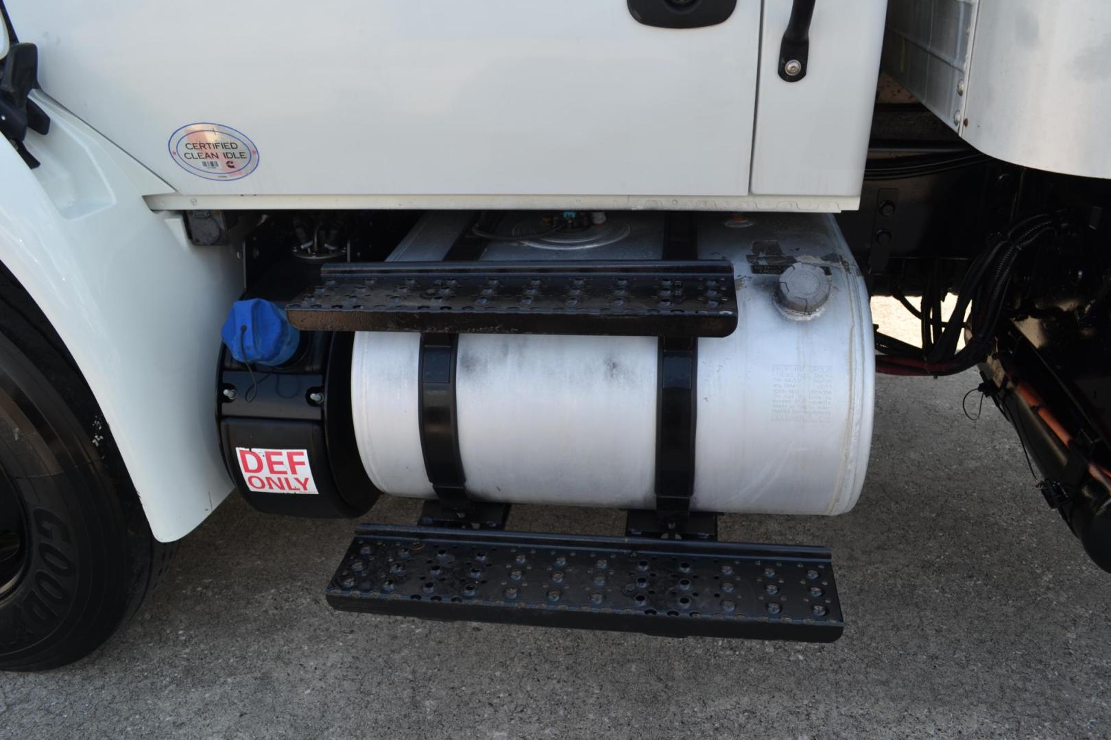 2018 WHITE /BLACK INTERNATIONAL 4300 (1HTMMMMLXJH) with an CUMMINS B6.7L 240HP engine, ALLISON 2500RDS AUTOMATIC transmission, located at 9172 North Fwy, Houston, TX, 77037, (713) 910-6868, 29.887470, -95.411903 - Photo#9