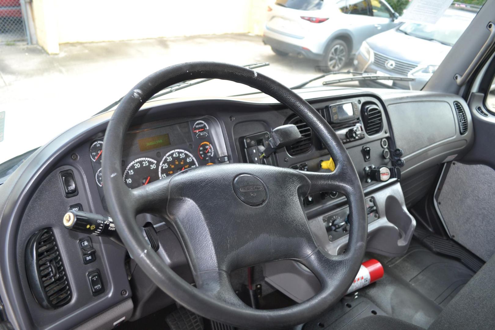 2018 WHITE /BLACK FREIGHTLINER M2-106 (3ALACWFC0JD) with an CUMMINS B6.7L 240HP engine, ALLISON 2500RDS AUTOMATIC transmission, located at 9172 North Fwy, Houston, TX, 77037, (713) 910-6868, 29.887470, -95.411903 - 26,000 LB GVWR NON CDL, MORGAN 26 FT BOX, HEIGHT 103" X WIDTH 102", MAXON 3,000 LB ALUMINUM LIFT GATE W/ RAMP, AIR RIDE SUSPENSION, 90 GALLON FUEL CAPACITY, EXHAUST BRAKE, POWER WINDOWS & LOCKS, COLLISION MITIGATION - Photo#12