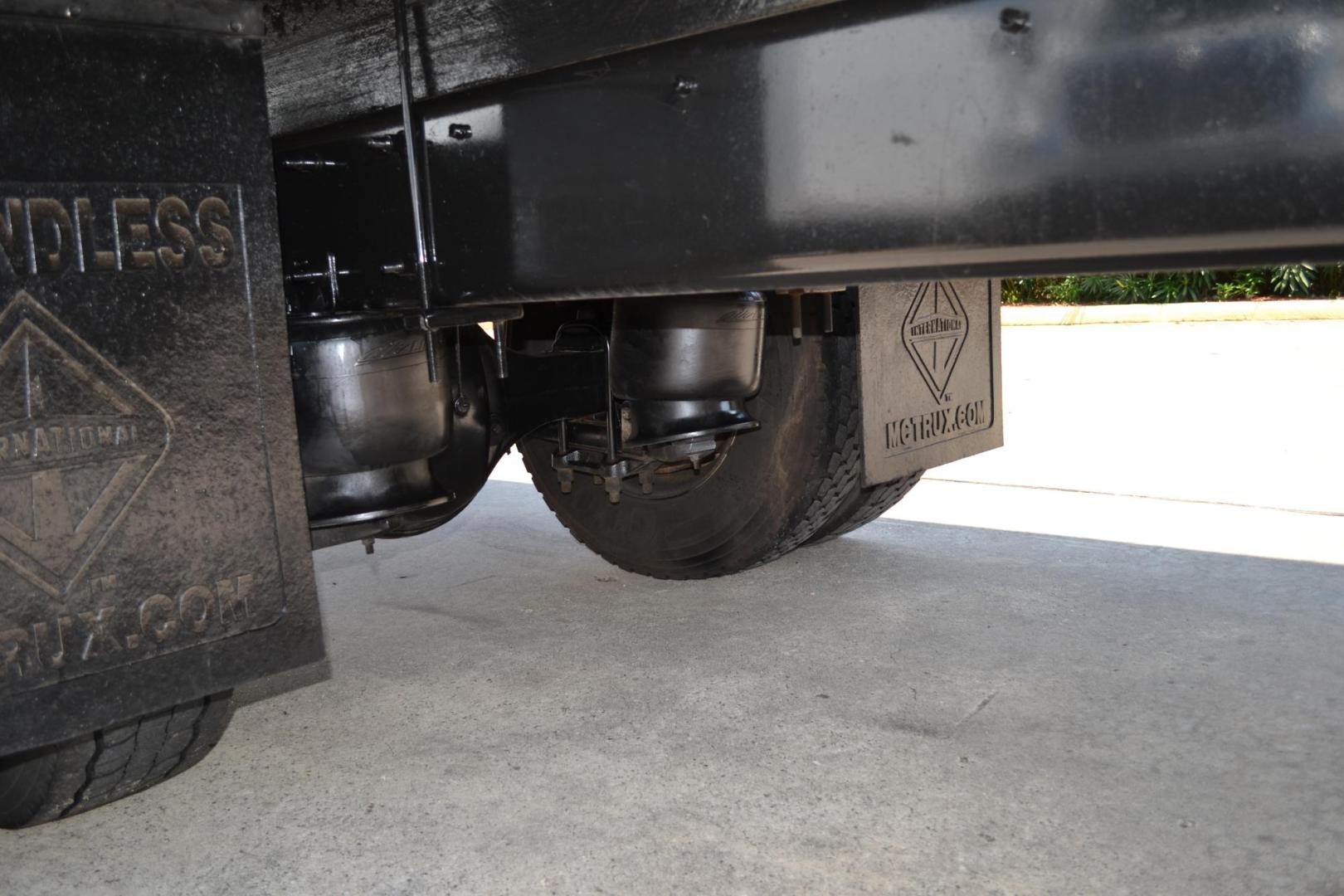 2019 WHITE /BLACK FREIGHTLINER M2-106 (3ALACWFC8KD) with an CUMMINS B6.7L 240HP engine, ALLISON 2500RDS AUTOMATIC transmission, located at 9172 North Fwy, Houston, TX, 77037, (713) 910-6868, 29.887470, -95.411903 - Photo#8