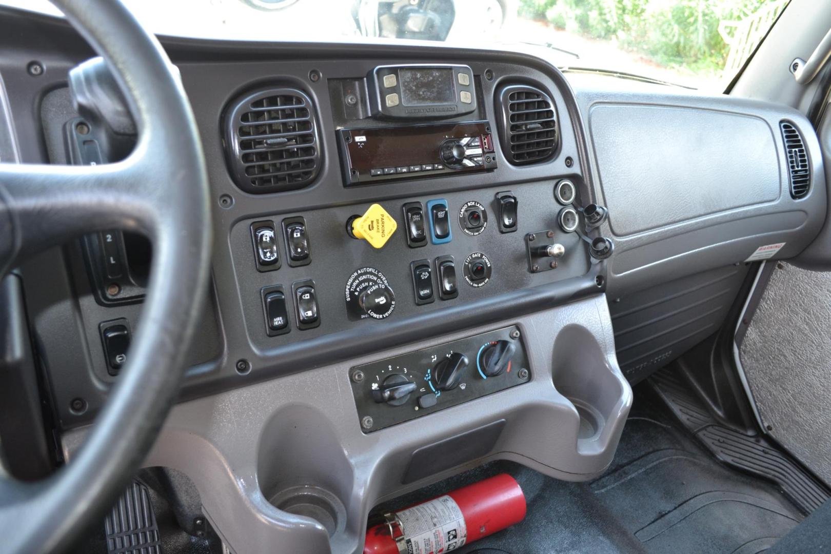 2019 WHITE /BLACK FREIGHTLINER M2-106 (3ALACWFC8KD) with an CUMMINS B6.7L 240HP engine, ALLISON 2500RDS AUTOMATIC transmission, located at 9172 North Fwy, Houston, TX, 77037, (713) 910-6868, 29.887470, -95.411903 - Photo#17