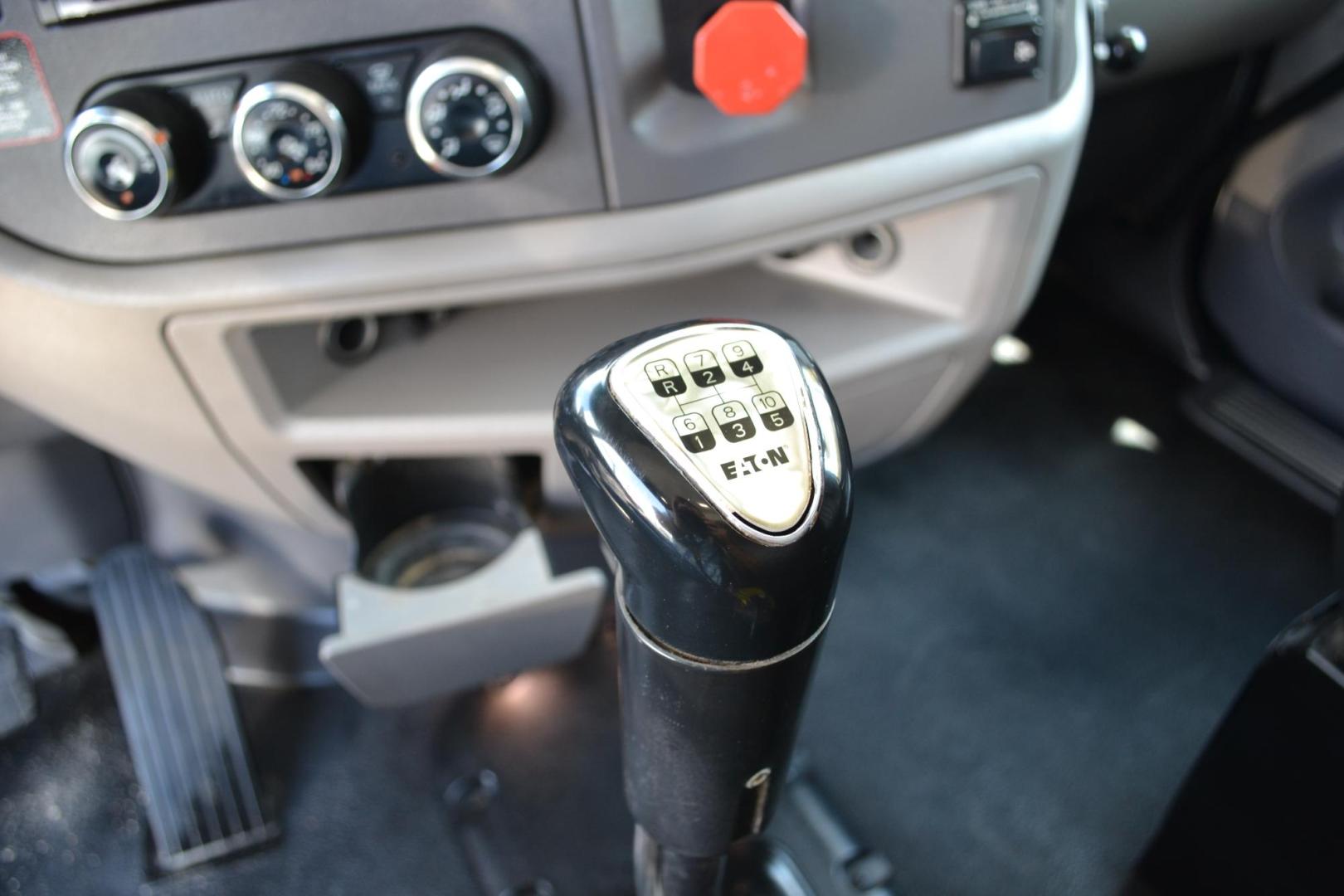 2015 WHITE /BLACK PETERBILT 567 (1XPCD49X3FD) with an CUMMINS X15 14.9L 450 HP engine, 10 SPD MANUAL transmission, located at 9172 North Fwy, Houston, TX, 77037, (713) 910-6868, 29.887470, -95.411903 - FRONT AXLE: 14,320 LB / REAR AXLE: 40,000 LB / STEERABLE LIFT AXLE: 13,000 LB, 17 FT DUMP BED, 17 CUBIC YARDS, AIR TRAC SUSPENSION, DIFF LOCK, ENGINE BRAKE, WHEELBASE: 225", RATIO: 3.70, ELECTRIC TARP, POWER WINDOWS & LOCKS , DUAL STACKS - Photo#16