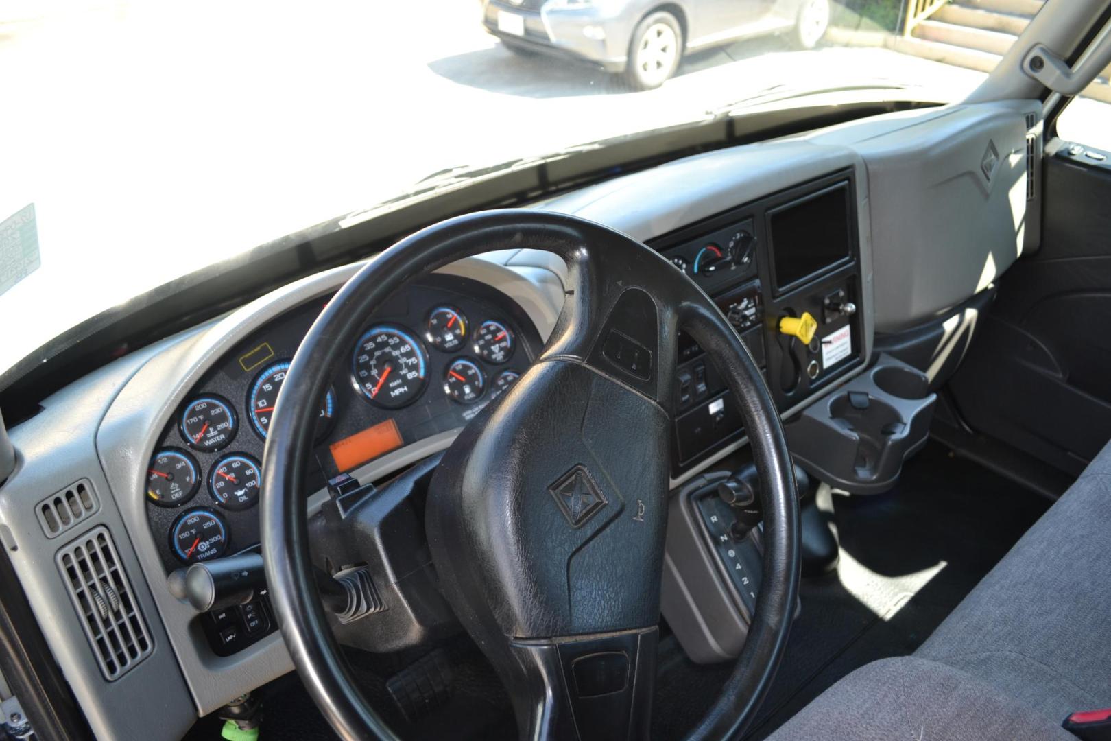 2016 WHITE /BLACK INTERNATIONAL 4300 (1HTMMMML6GH) with an CUMMINS ISB 6.7L 240HP engine, ALLISON 2200RDS AUTOMATIC transmission, located at 9172 North Fwy, Houston, TX, 77037, (713) 910-6868, 29.887470, -95.411903 - Photo#10