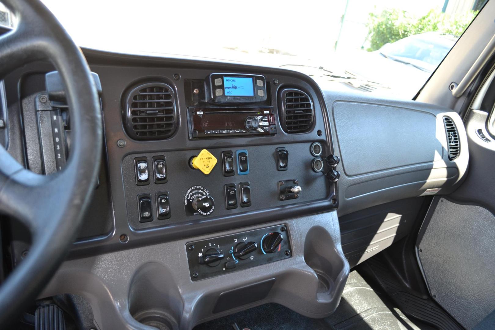 2018 WHITE /BLACK FREIGHTLINER M2-106 (1FVACWFC3JH) with an CUMMINS B6.7L 240HP engine, ALLISON 2500RDS AUTOMATIC transmission, located at 9172 North Fwy, Houston, TX, 77037, (713) 910-6868, 29.887470, -95.411903 - Photo#16