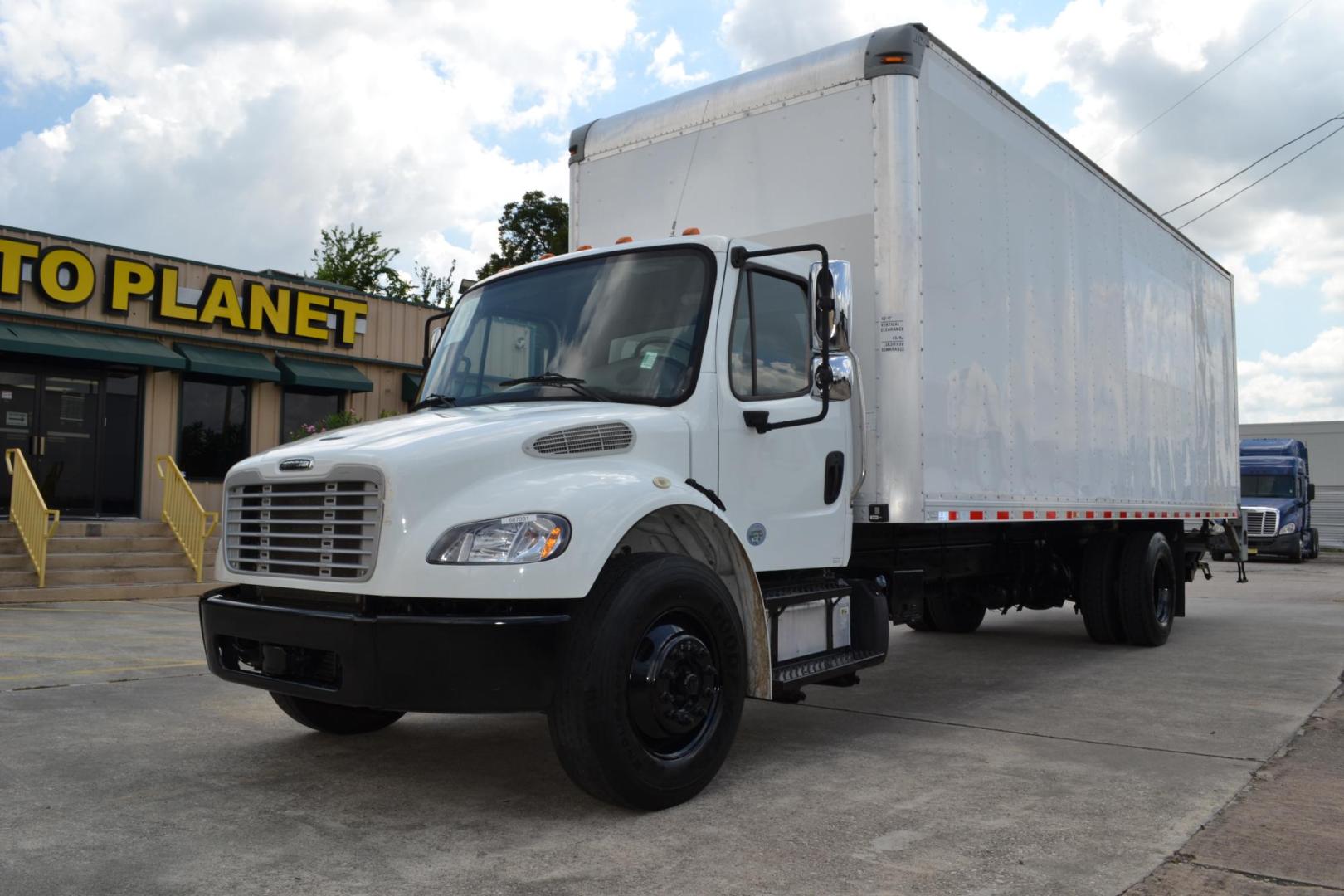 2018 WHITE /BLACK FREIGHTLINER M2-106 (3ALACWFC8JD) with an CUMMINS B6.7L 240HP engine, ALLISON 2500RDS AUTOMATIC transmission, located at 9172 North Fwy, Houston, TX, 77037, (713) 910-6868, 29.887470, -95.411903 - 26,000 LB GVWR NON CDL, SUPREME 26 FT BOX ,HEIGHT 103" X WIDTH 102", WALTCO 3,000 LB ALUMINUM LIFT GATE W/ RAMP, AIR RIDE SUSPENSION ,90 GALLON FUEL CAPACITY, WHEELBASE: 270", COLLISION MITIGATION, POWER WINDOWS & LOCKS - Photo#0
