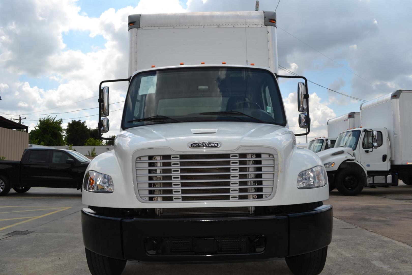 2018 WHITE /BLACK FREIGHTLINER M2-106 (3ALACWFC8JD) with an CUMMINS B6.7L 240HP engine, ALLISON 2500RDS AUTOMATIC transmission, located at 9172 North Fwy, Houston, TX, 77037, (713) 910-6868, 29.887470, -95.411903 - 26,000 LB GVWR NON CDL, SUPREME 26 FT BOX ,HEIGHT 103" X WIDTH 102", WALTCO 3,000 LB ALUMINUM LIFT GATE W/ RAMP, AIR RIDE SUSPENSION ,90 GALLON FUEL CAPACITY, WHEELBASE: 270", COLLISION MITIGATION, POWER WINDOWS & LOCKS - Photo#1