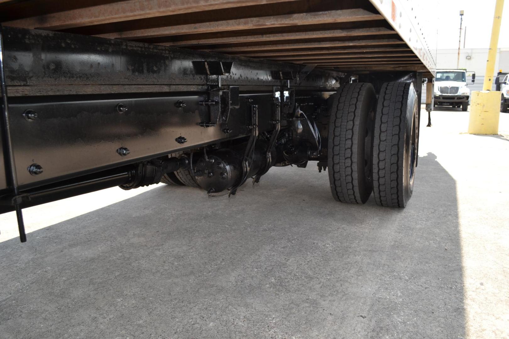 2018 WHITE /BLACK FREIGHTLINER M2-106 (3ALACWFC8JD) with an CUMMINS B6.7L 240HP engine, ALLISON 2500RDS AUTOMATIC transmission, located at 9172 North Fwy, Houston, TX, 77037, (713) 910-6868, 29.887470, -95.411903 - 26,000 LB GVWR NON CDL, SUPREME 26 FT BOX ,HEIGHT 103" X WIDTH 102", WALTCO 3,000 LB ALUMINUM LIFT GATE W/ RAMP, AIR RIDE SUSPENSION ,90 GALLON FUEL CAPACITY, WHEELBASE: 270", COLLISION MITIGATION, POWER WINDOWS & LOCKS - Photo#9