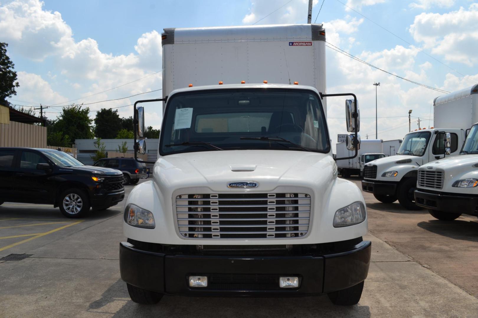 2019 WHITE /BLACK FREIGHTLINER M2-106 with an CUMMINS B6.7L 260HP engine, ALLISON 2500RDS AUTOMATIC transmission, located at 9172 North Fwy, Houston, TX, 77037, (713) 910-6868, 29.887470, -95.411903 - 26,000 LB GVWR NON CDL, MORGAN 26 FT BOX X HEIGHT 103" X WIDTH 102", MAXON 3,000 LB ALUMINUM LIFT GATE, AIR RIDE SUSPENSION, POWER WINDOWS, LOCKS, & MIRRORS, 160 GALLON FUEL CAPACITY - Photo#1