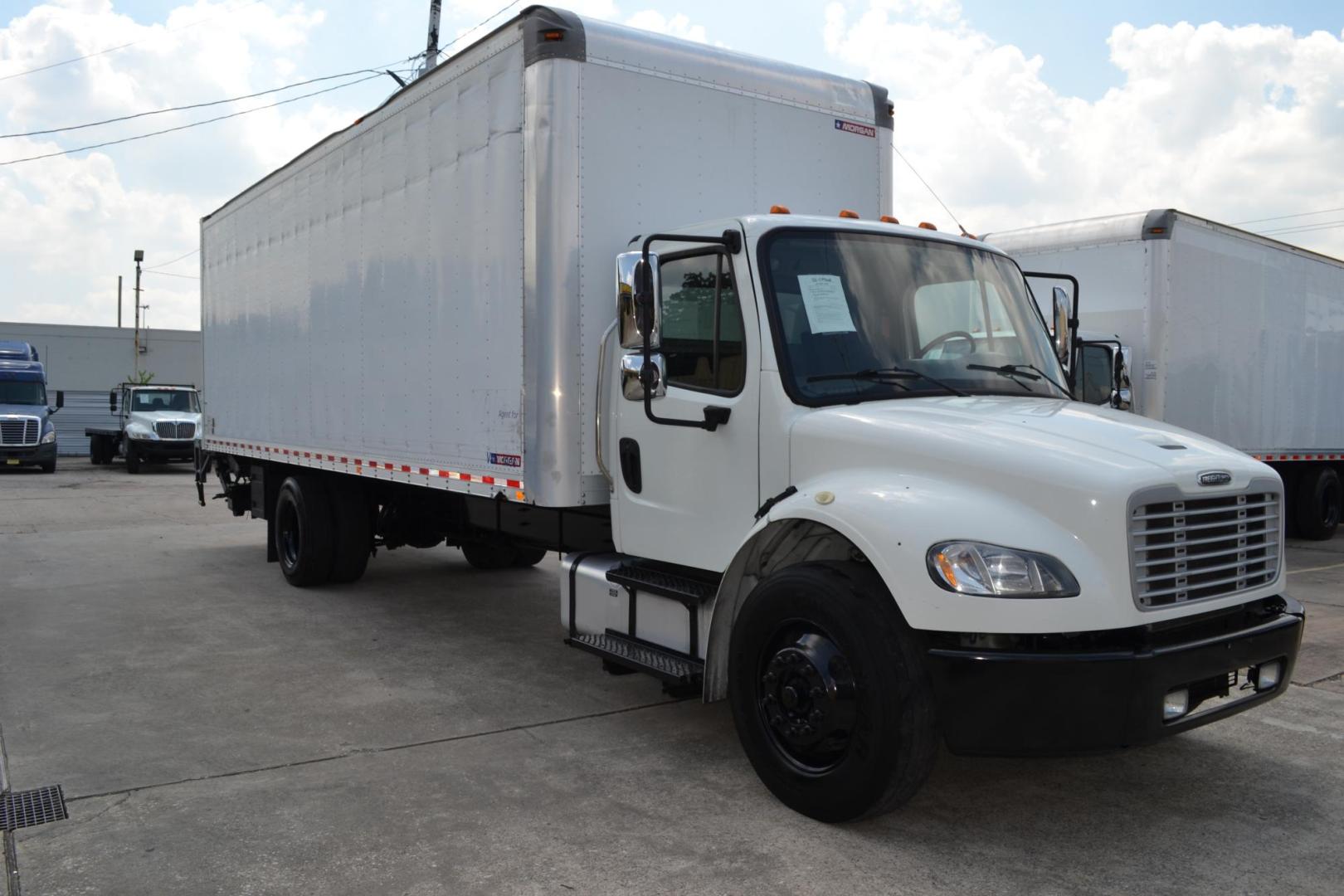 2019 WHITE /BLACK FREIGHTLINER M2-106 with an CUMMINS B6.7L 260HP engine, ALLISON 2500RDS AUTOMATIC transmission, located at 9172 North Fwy, Houston, TX, 77037, (713) 910-6868, 29.887470, -95.411903 - 26,000 LB GVWR NON CDL, MORGAN 26 FT BOX X HEIGHT 103" X WIDTH 102", MAXON 3,000 LB ALUMINUM LIFT GATE, AIR RIDE SUSPENSION, POWER WINDOWS, LOCKS, & MIRRORS, 160 GALLON FUEL CAPACITY - Photo#2
