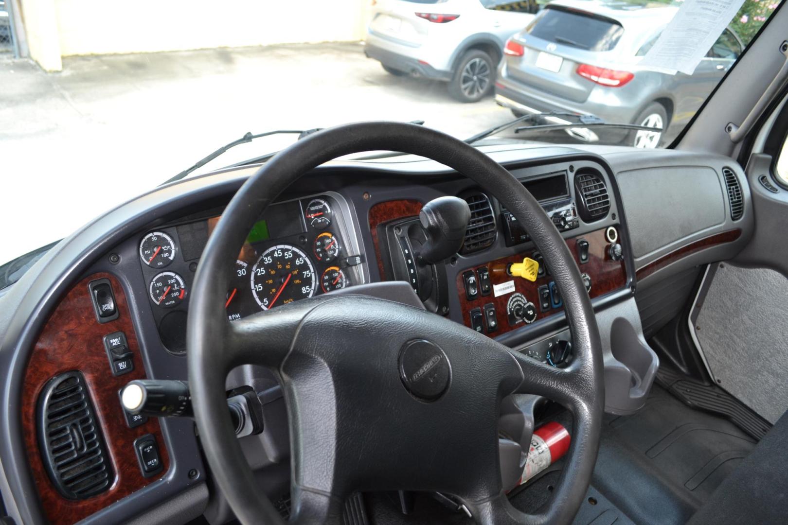 2019 WHITE /BLACK FREIGHTLINER M2-106 with an CUMMINS B6.7L 260HP engine, ALLISON 2500RDS AUTOMATIC transmission, located at 9172 North Fwy, Houston, TX, 77037, (713) 910-6868, 29.887470, -95.411903 - 26,000 LB GVWR NON CDL, MORGAN 26 FT BOX X HEIGHT 103" X WIDTH 102", MAXON 3,000 LB ALUMINUM LIFT GATE, AIR RIDE SUSPENSION, POWER WINDOWS, LOCKS, & MIRRORS, 160 GALLON FUEL CAPACITY - Photo#12