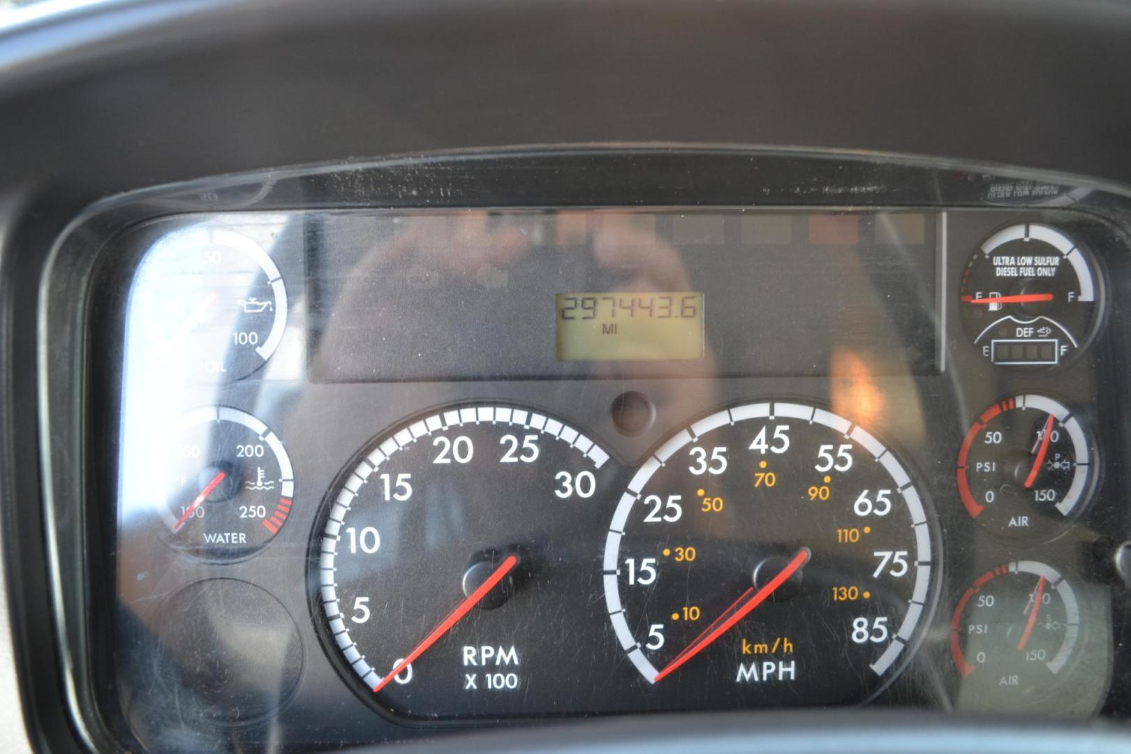 2014 WHITE /BLACK FREIGHTLINER M2-106 (1FVACWDT8EH) with an CUMMINS ISB 6.7L 240HP engine, ALLISON 2100HS AUTOMATIC transmission, located at 9172 North Fwy, Houston, TX, 77037, (713) 910-6868, 29.887470, -95.411903 - Photo#12