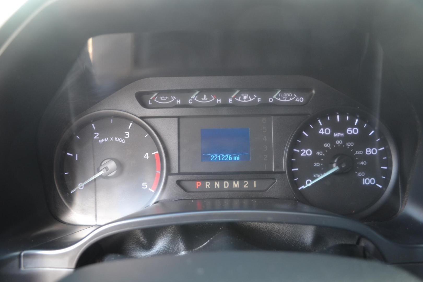 2019 WHITE /BLACK FORD F-450 (1FD0W4HT2KE) with an POWERSTROKE 6.7L 325 HP TURBO DIESEL engine, 6SPD AUTOMATIC transmission, located at 9172 North Fwy, Houston, TX, 77037, (713) 910-6868, 29.887470, -95.411903 - 9 FT FLATBED X 98" WIDE, GOOSENECK / BUMPER PULL HITCH, CREW CAB, 4X4, POWER WINDOWS, LOCKS & MIRRORS, WHEELBASE: 169", RATIO: 4.10LS - Photo#11