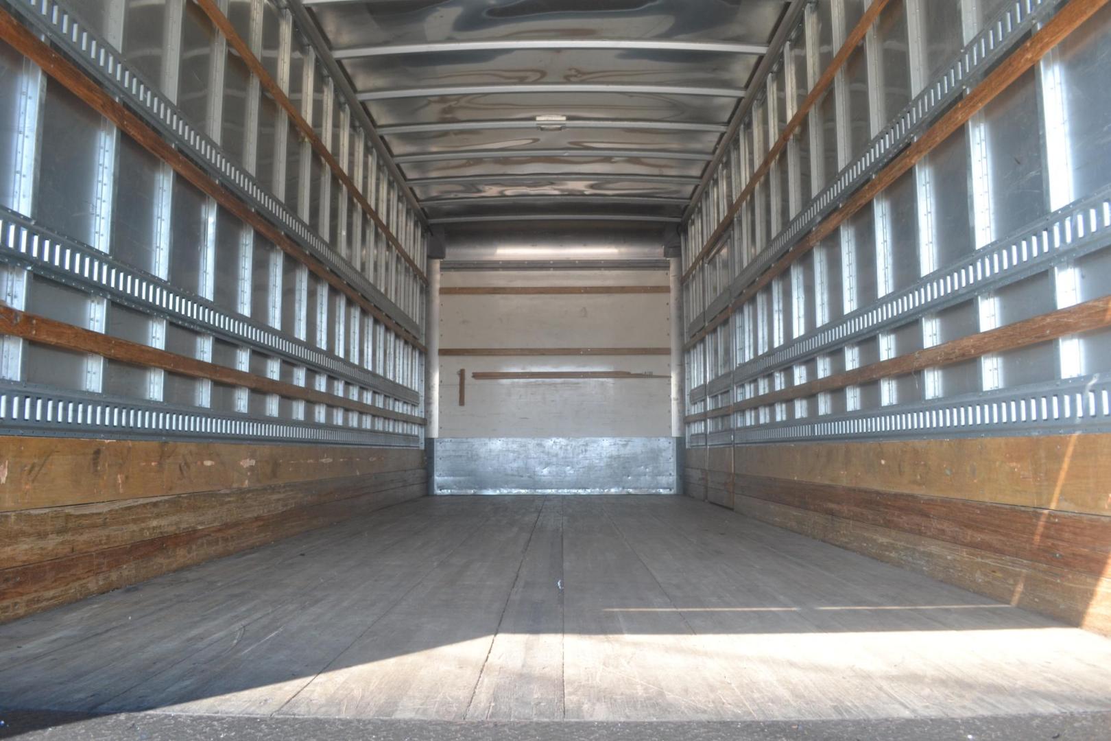2018 WHITE /BLACK FREIGHTLINER M2-106 (3ALACWFC9JD) with an CUMMINS B6.7L 240HP engine, ALLISON 2500RDS AUTOMATIC transmission, located at 9172 North Fwy, Houston, TX, 77037, (713) 910-6868, 29.887470, -95.411903 - 26,000 LB GVWR NON CDL, MORGAN 26 FT BOX, HEIGHT 103" X WIDTH 102", AIR RIDE SUSPENSION, MAXON 3,000 LB ALUMINUM LIFT GATE, EXHAUST BRAKE, COLLISION MITIGATION, CURB SIDE DOOR , POWER WINDOWS & LOCKS - Photo#7