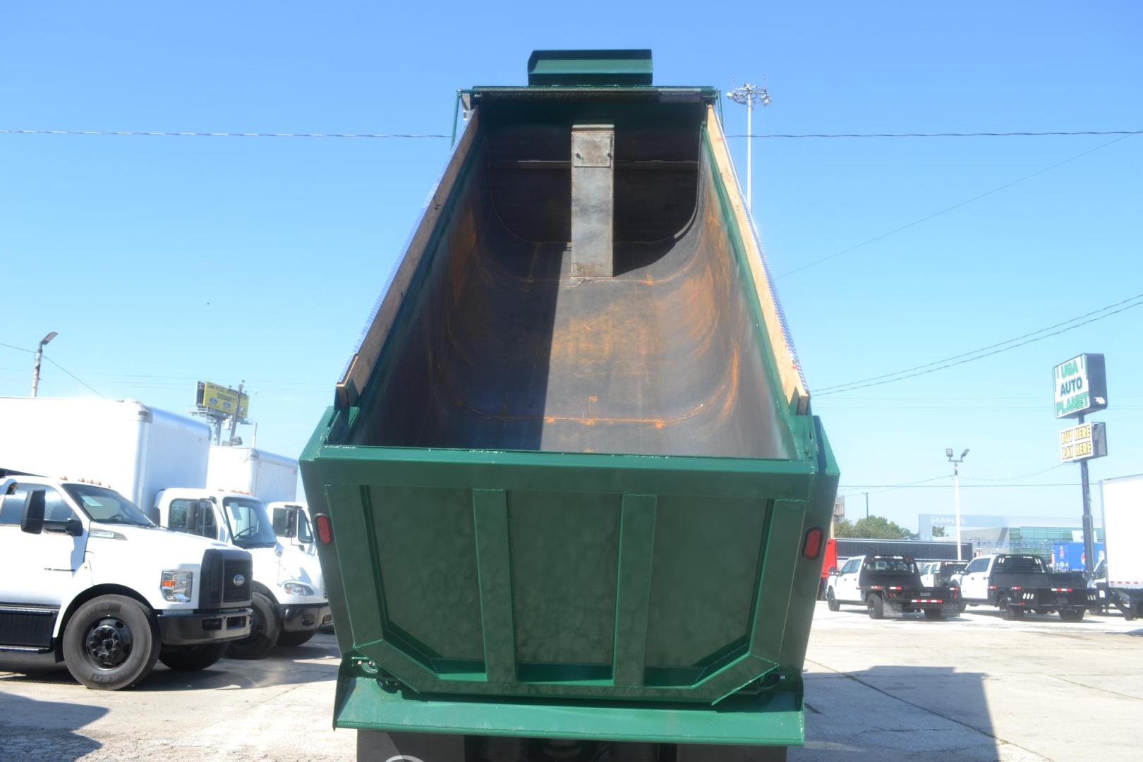 2017 GREEN /BLACK MACK CXU613 (1M1AW07Y0HM) with an MACK MP8 12.8L 505HP engine, 18 SPD MANUAL transmission, located at 9172 North Fwy, Houston, TX, 77037, (713) 910-6868, 29.887470, -95.411903 - 19 FT DUMP BODY= 22 CUBIC YARDS,FRONT AXLE: 14,600 LB , 2 X LIFT AXLES : 13,000 LB, REAR AXLE: 46,000 LB, WHEELBASE: 252", RATIO: 3.73, DOUBLE CHASSIS, FULL LOCKERS, 315 FRONT TIRES, AIR RIDE SUSPENSION, ELECTRIC TARP, 75 GALLON FUEL CAPACITY, AIR TAILGATE, ENGINE BRAKE, POWER WINDOWS & LOCKS & MIRR - Photo#8