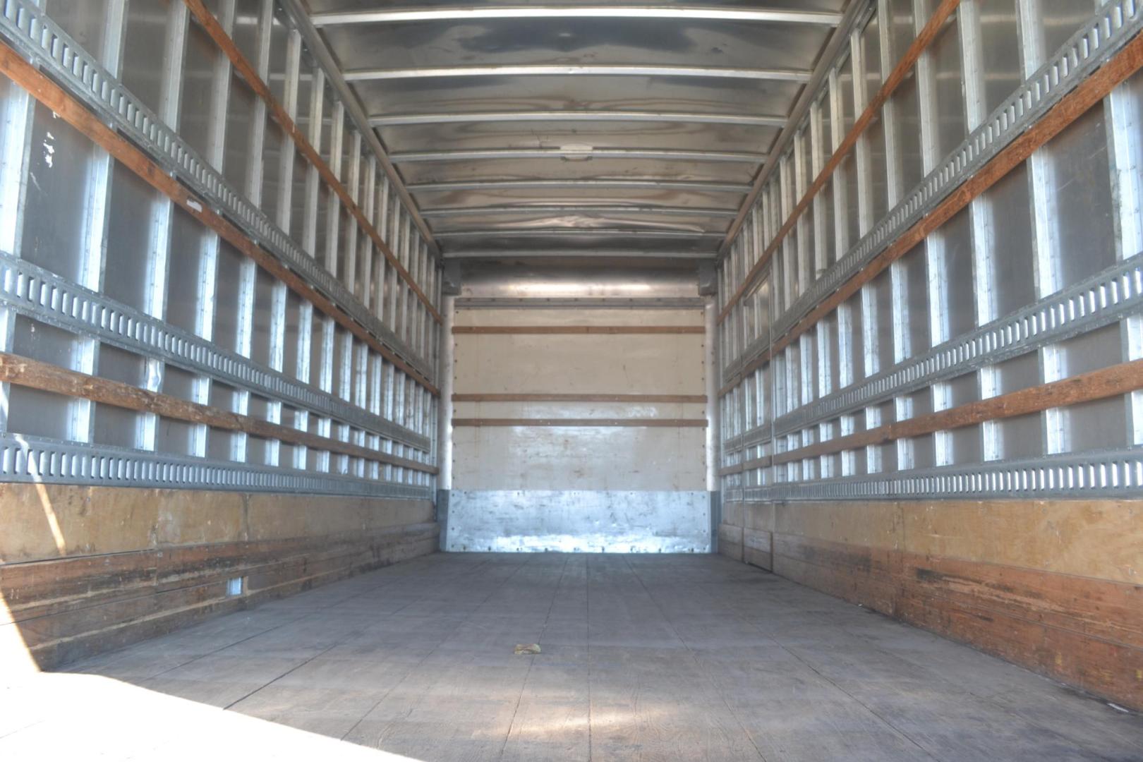 2018 WHITE /BLACK FREIGHTLINER M2-106 (3ALACWFC4JD) with an CUMMINS B6.7L 240HP engine, ALLISON 2500RDS AUTOMATIC transmission, located at 9172 North Fwy, Houston, TX, 77037, (713) 910-6868, 29.887470, -95.411903 - 26,000 LB GVWR NON CDL, 26 FT BOX, HEIGHT 103" X WIDTH 102", 3,000 LB ALUMINUM LIFT GATE W/ RAMP, AIR RIDE SUSPENSION, 90 GALLON FUEL CAPACITY, EXHAUST BRAKE, POWER WINDOWS & LOCKS, REVERSE CAMERA - Photo#7