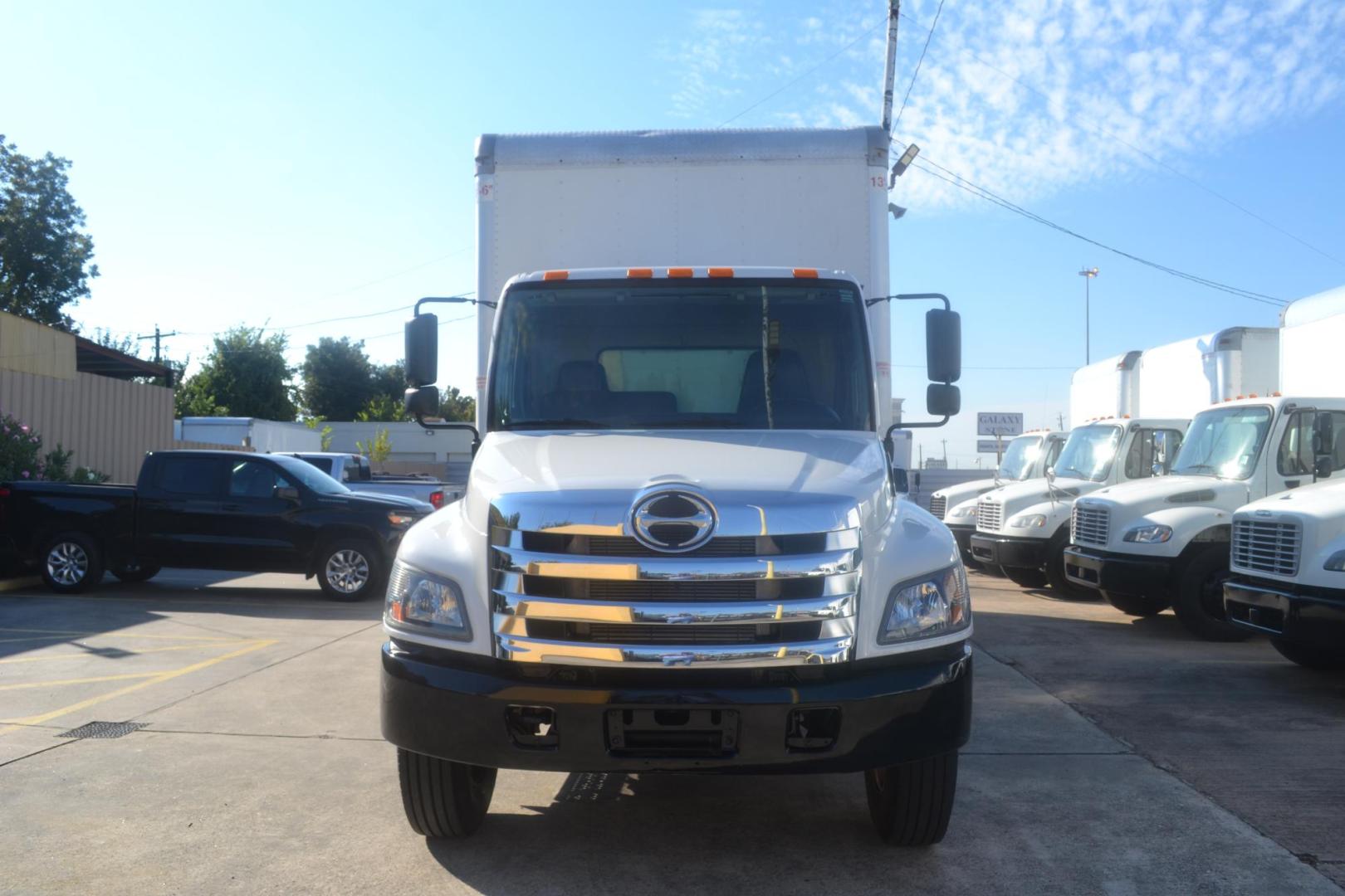 2020 WHITE /BLACK HINO 268 (5PVNJ8JV7L5) with an HINO J08E-WU 8.0L 230HP engine, ALLISON 2500RDS AUTOMATIC transmission, located at 9172 North Fwy, Houston, TX, 77037, (713) 910-6868, 29.887470, -95.411903 - 25,950 LB GVWR , 26 FT BOX , HEIGHT 102" X WIDTH 102", MAXON 2,500 LB LIFT GATE, SPRING SUSPENSION, 70 GALLON FUEL CAPACITY, EXHAUST BRAKE - Photo#1