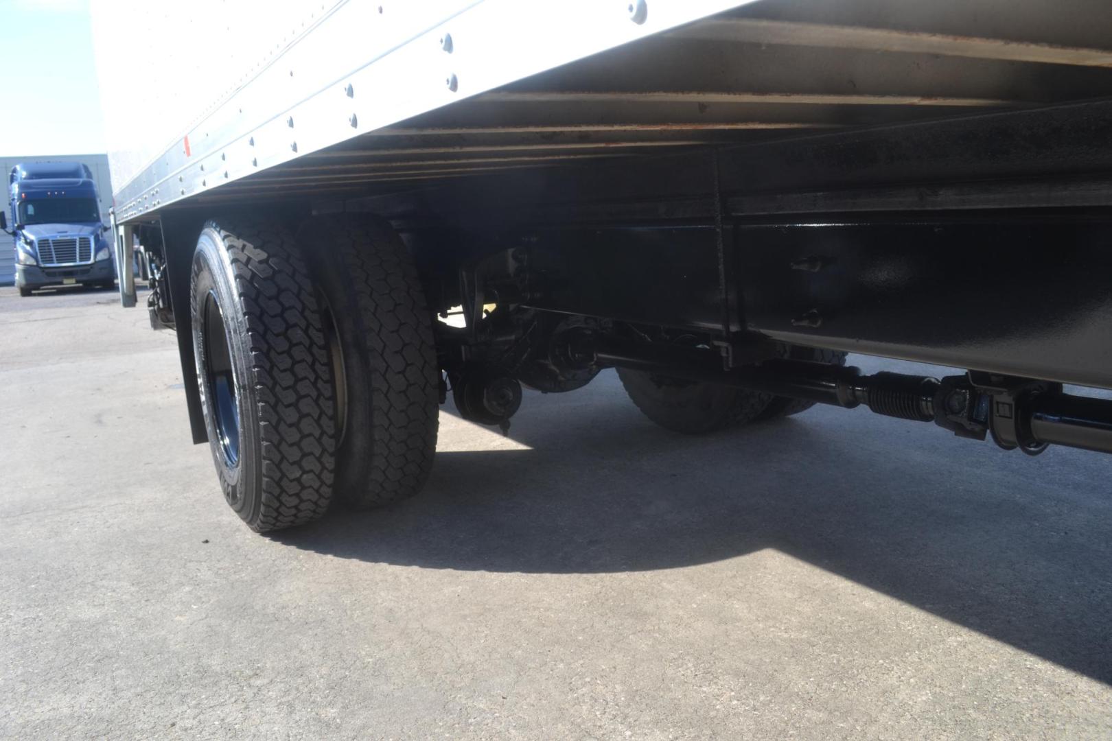 2020 WHITE /BLACK HINO 268 (5PVNJ8JV7L5) with an HINO J08E-WU 8.0L 230HP engine, ALLISON 2500RDS AUTOMATIC transmission, located at 9172 North Fwy, Houston, TX, 77037, (713) 910-6868, 29.887470, -95.411903 - 25,950 LB GVWR , 26 FT BOX , HEIGHT 102" X WIDTH 102", MAXON 2,500 LB LIFT GATE, SPRING SUSPENSION, 70 GALLON FUEL CAPACITY, EXHAUST BRAKE - Photo#8